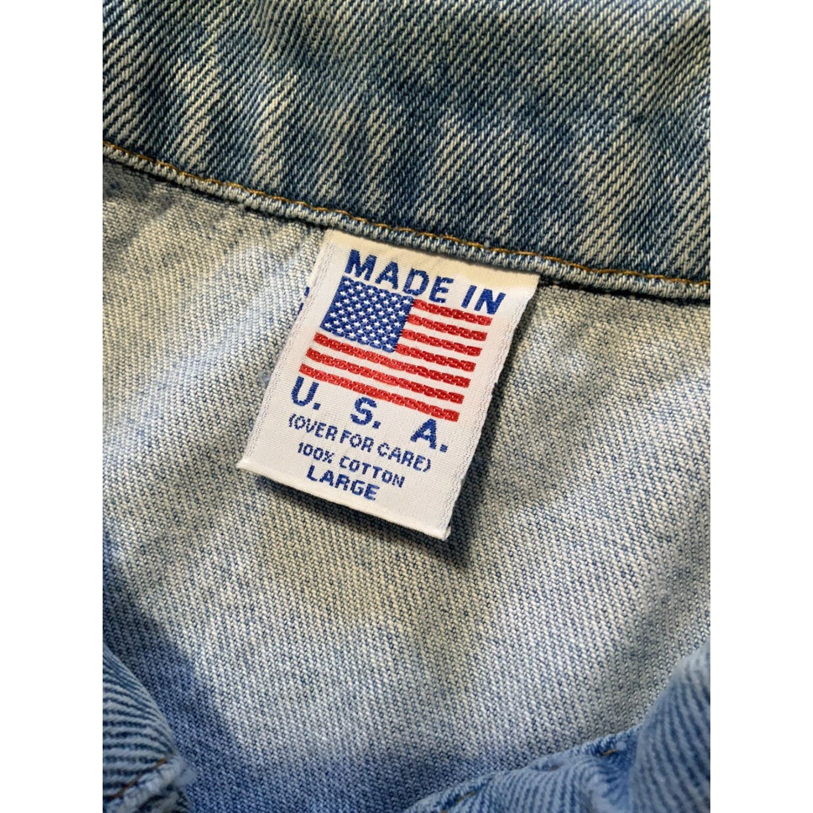 Vintage VINTAGE 80s 90s TGI Friday’s Throughout The World Embossed Denim Jean Jacket Sz. L Men’s? Size US 33 - 6 Thumbnail