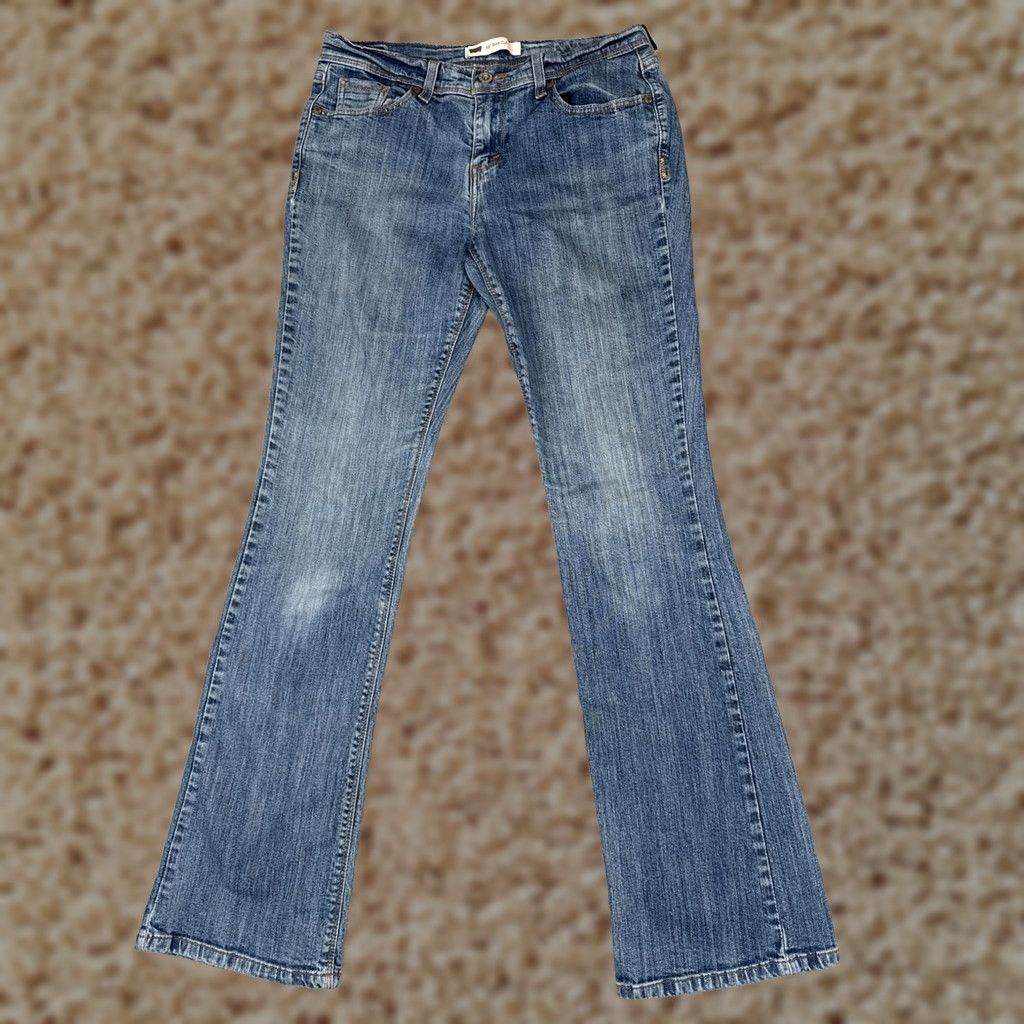Levi's Levi's 515 Bootcut Jeans Womens 6 Blue Medium Wash Mid Rise Stretch Denim 28x32 Regular Jeans Women's 515 Boot Cut Blue Medium Wash 28x32 Mens? Size 28" / US 6 / IT 42 - 1 Thumbnail