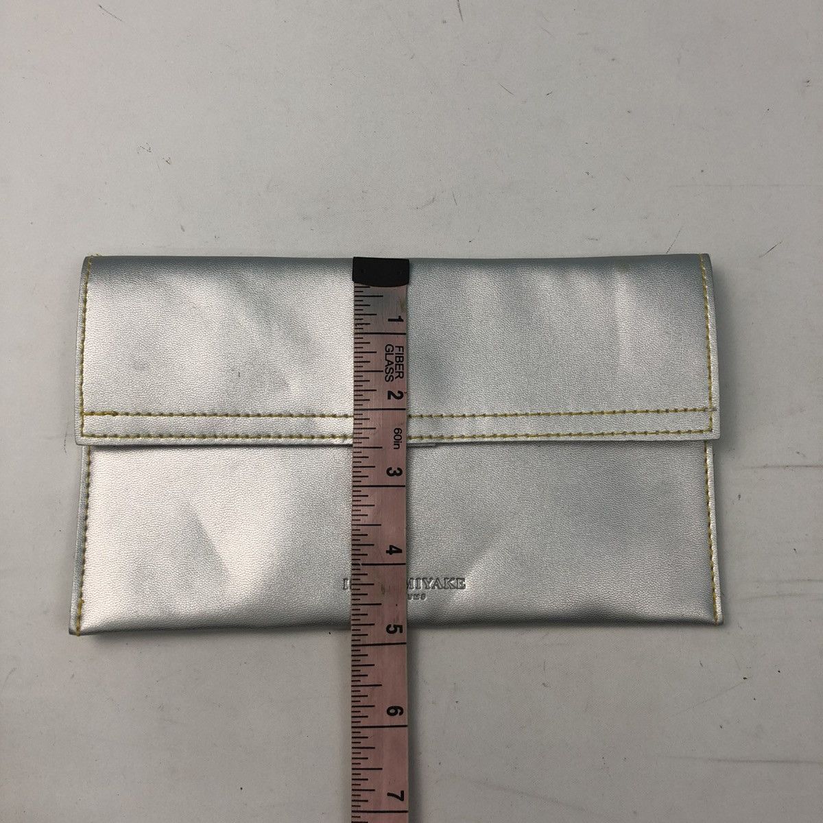 Issey Miyake × Pleats Please Issey Miyake ISSEY MIYAKE PARFUMS POUCH WALLET Size ONE SIZE - 9 Thumbnail