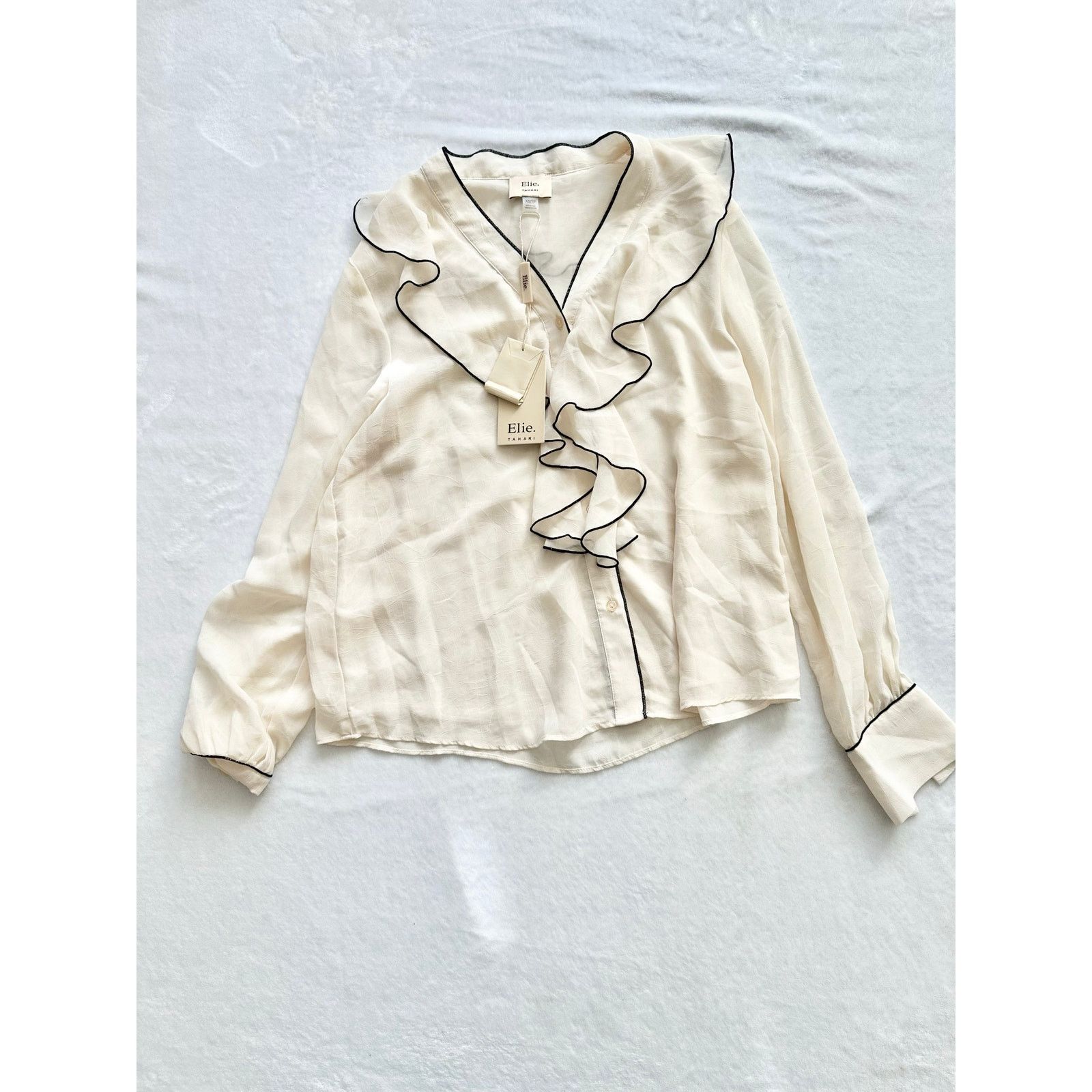 Elie Tahari Elie Tahari cream blouse with black piping size XS Size XS / US 0-2 / IT 36-38 - 6 Thumbnail