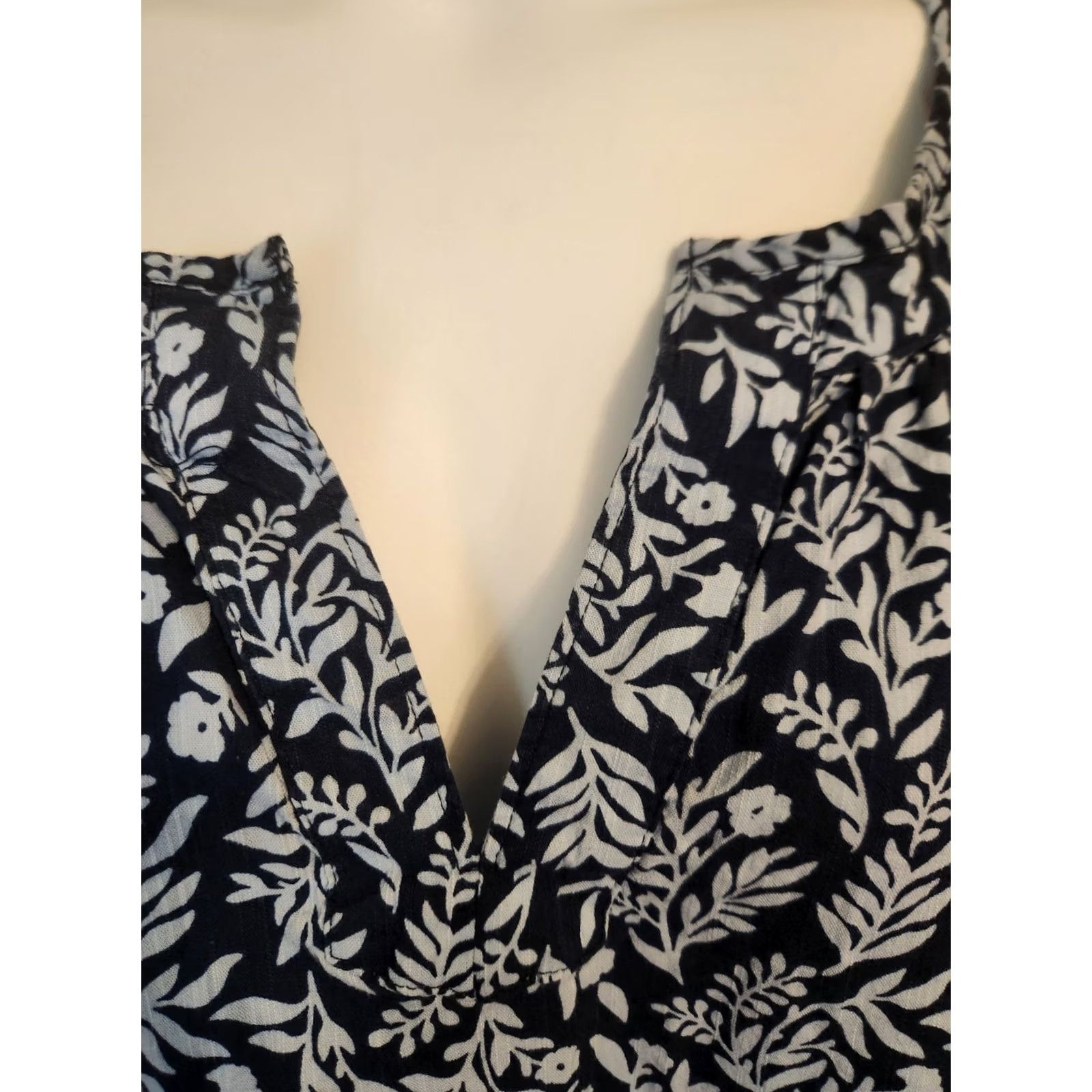 Vintage St Johns Bay Navy Blue Floral Print Short Sleeve Top Shirt Boho 5X Plus Women Size XXL / US 16-18 / IT 52-54 - 2 Thumbnail
