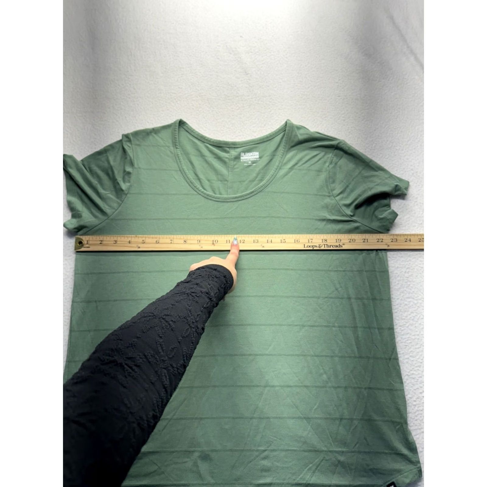 CO VINTAGE Women’s Alaskan Hardwear by Duluth Trading Co T-Shirt XL Green Striped Pattern Womens (Like New) Size XL / US 12-14 / IT 48-50 - 6 Thumbnail