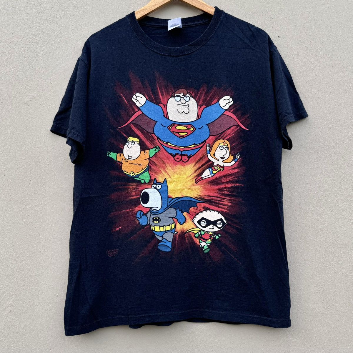 Vintage Vintage Family Guy dc comic T-shirt Size US L / EU 52-54 / 3 - 1 Thumbnail