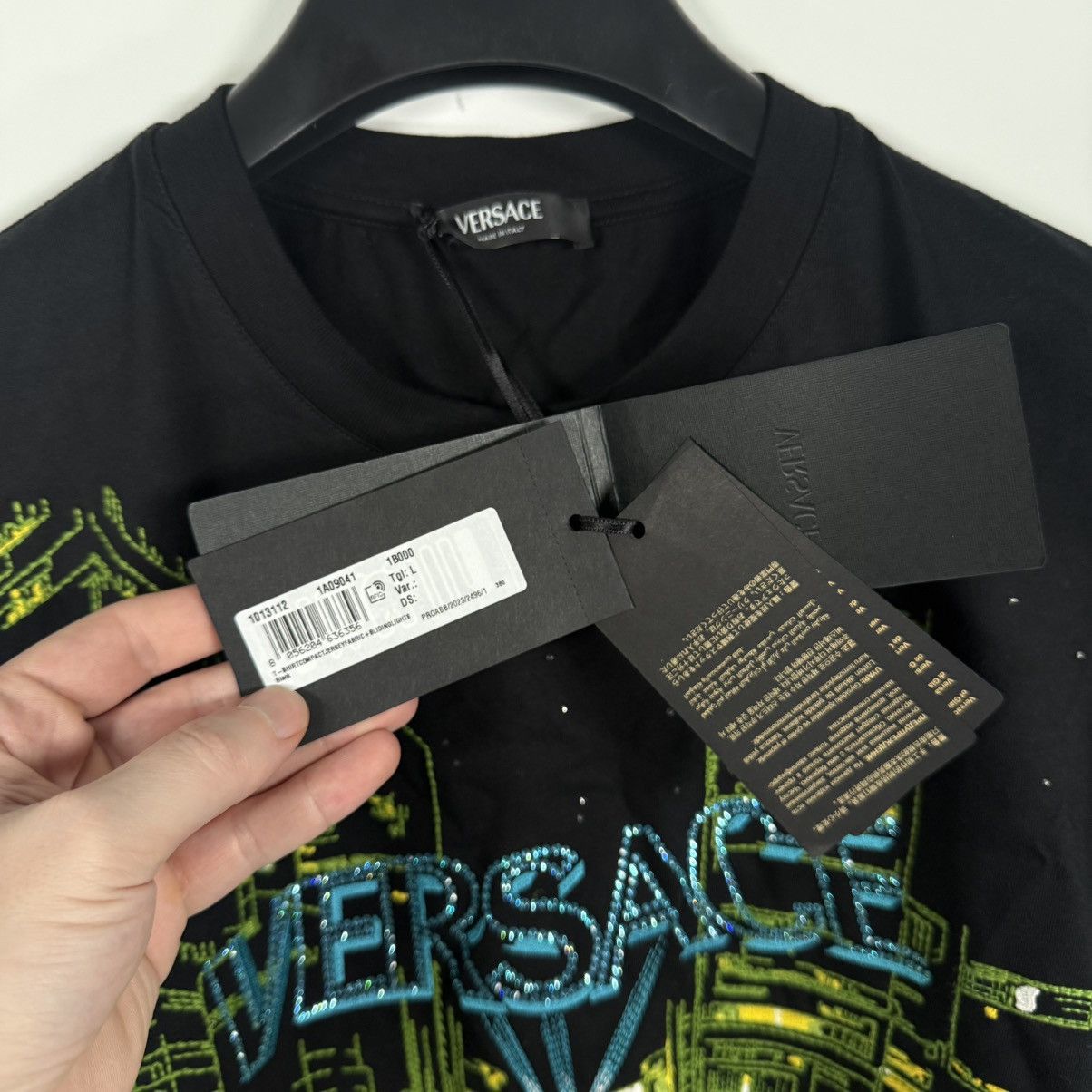 Versace €1300 Versace BNWT Men’s Blinding Lights T-Shirt Size L Size US L / EU 52-54 / 3 - 4 Thumbnail