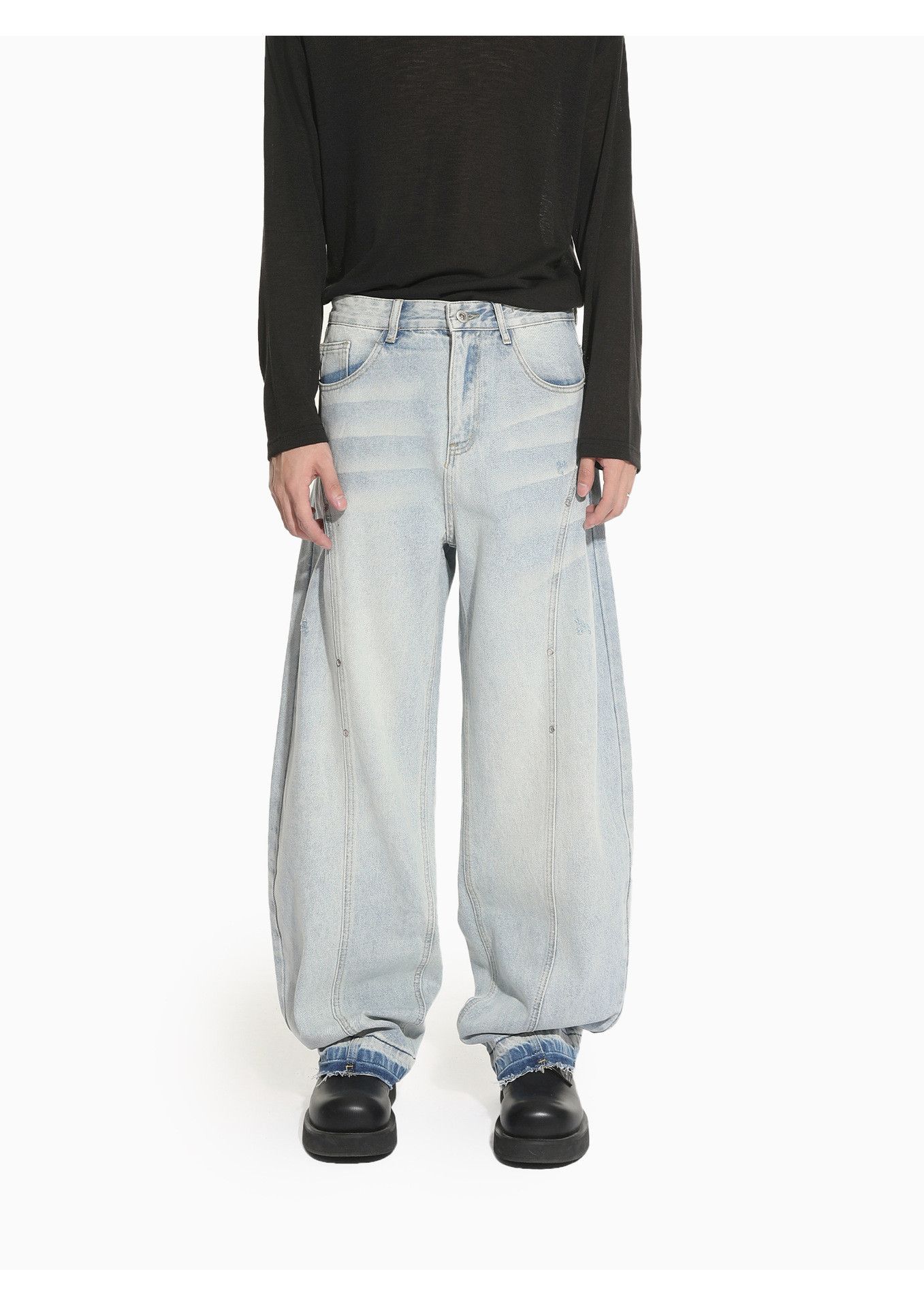 Vintage Men's Retro Light-Wash Straight-Leg Curved-Cut Jeans Size US 32 / EU 48 - 1 Thumbnail