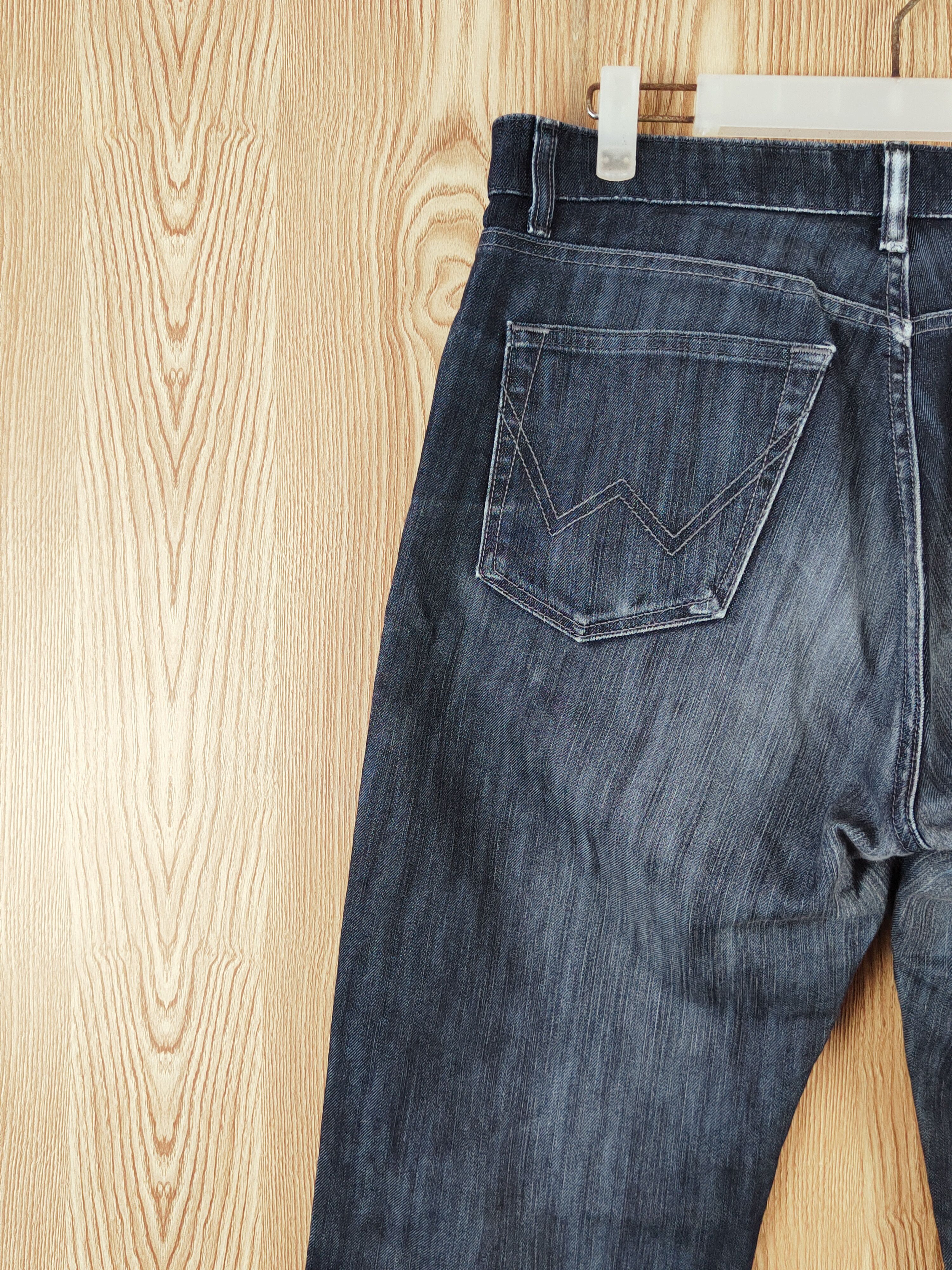 Edwin Edwin Black Distressed Ripped Jeans #W791 Size US 32 / EU 48 - 10 Thumbnail
