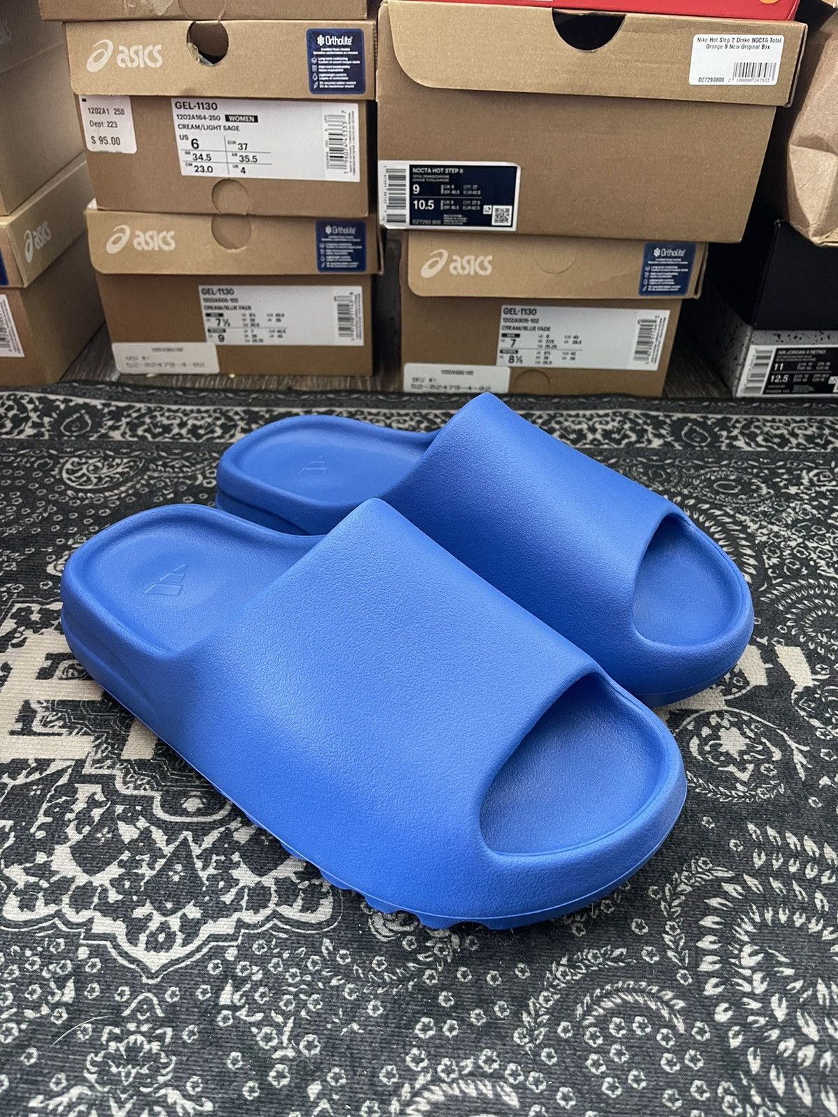 Yeezy Slide ‘Azure’