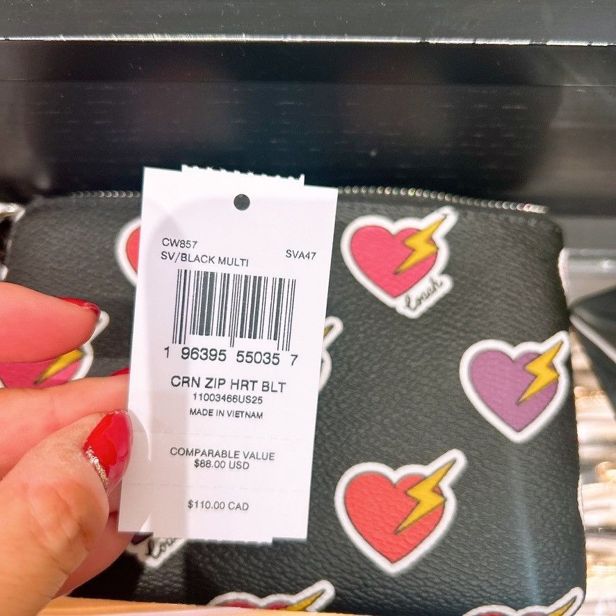 Coach Corner Zip Wristlet With Heart Bolt Print CW857 Size ONE SIZE - 4 Thumbnail
