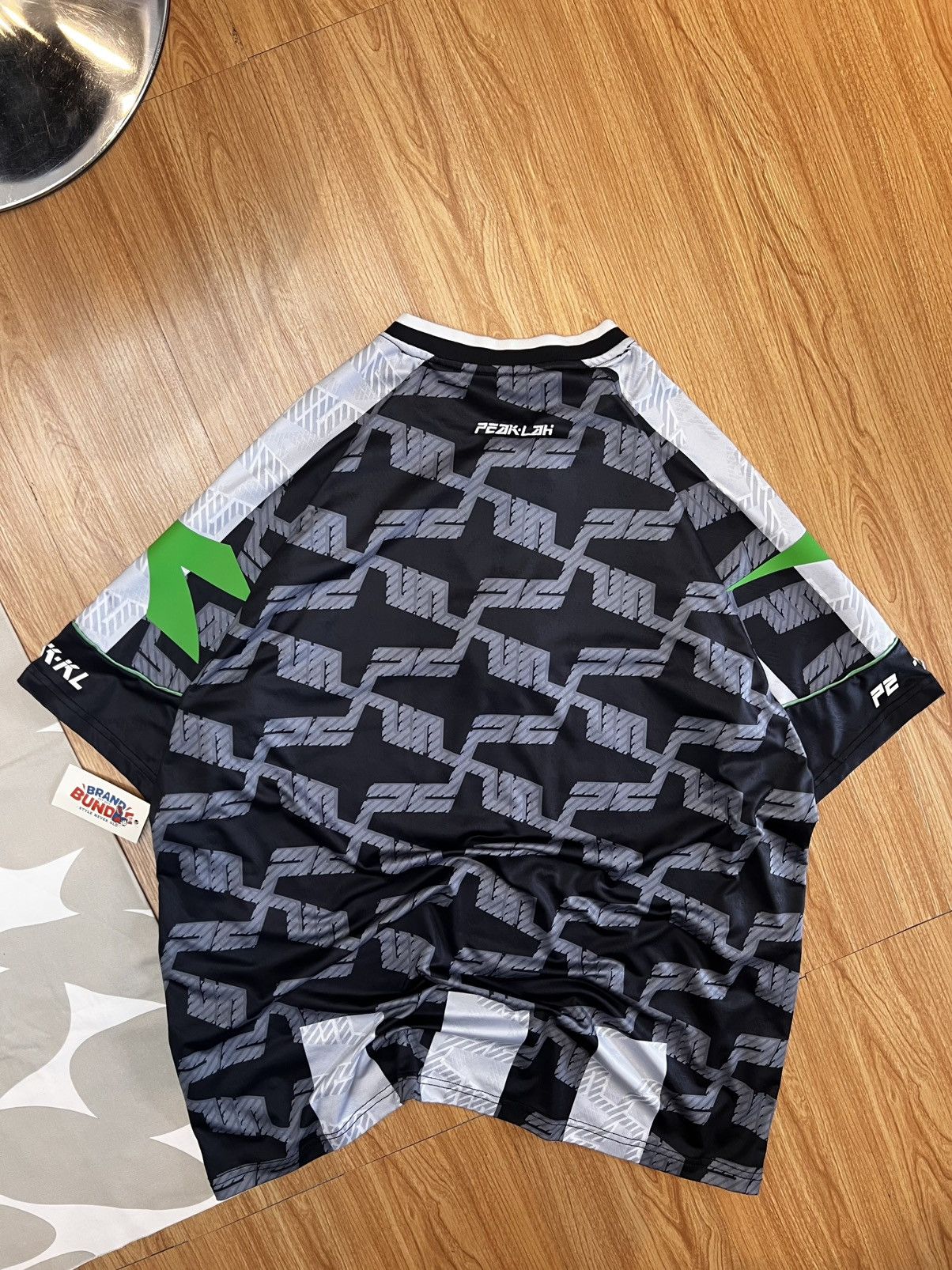 Other Peak.KL x Diadora x Grab x Lahlahland Size US XL / EU 56 / 4 - 6 Thumbnail