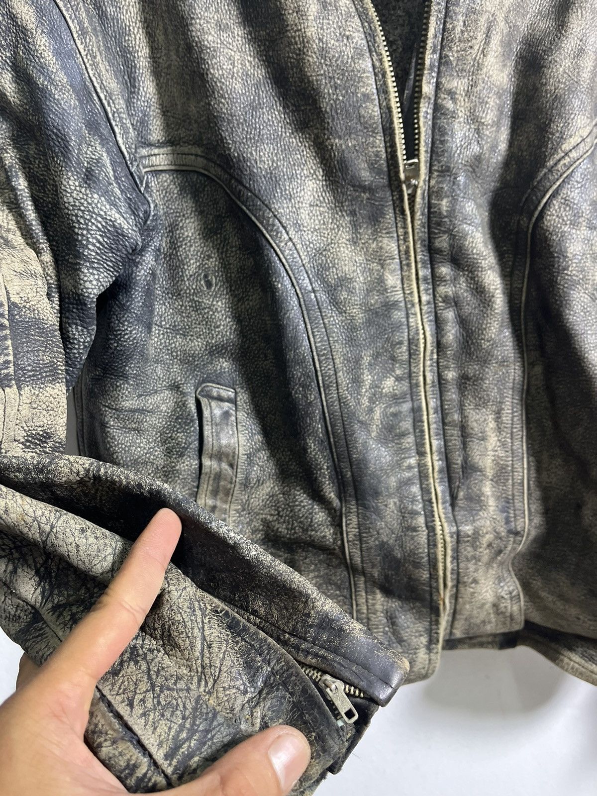 Vintage Vintage 80s Trashed Leather Jacket Gold Rings Size US M / EU 48-50 / 2 - 6 Thumbnail