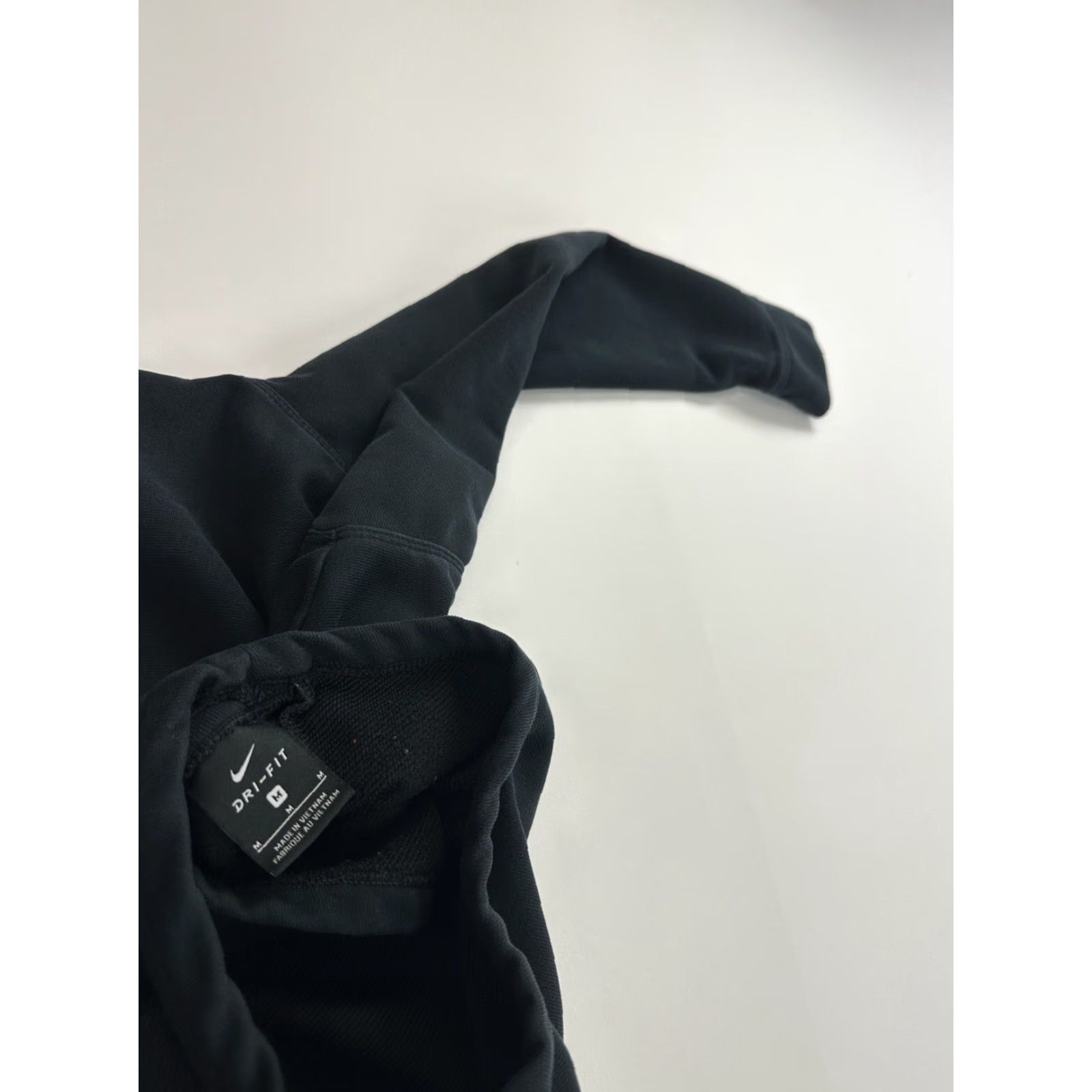 Nike Nike Sweatshirt Women’s Medium Black Pullover Crew Neck Versa Open Back Logo Activewear — M Women's Black Open-Back Pullover Sweatshirt Size M / US 6-8 / IT 42-44 - 8 Thumbnail
