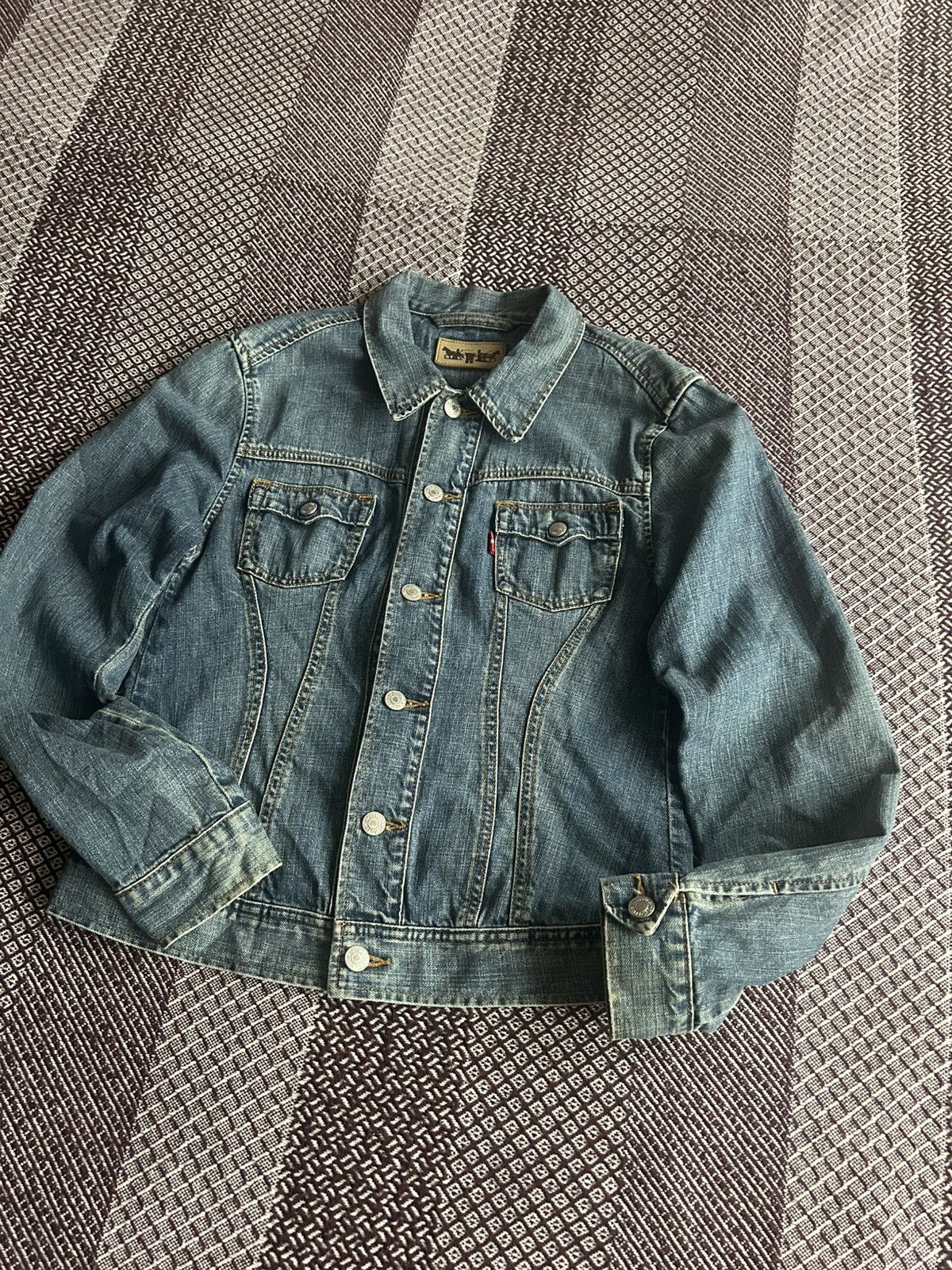 Levi's Vintage Levis Denim Y2K Jeans Jacket 90s Faded Washed Size M Size M / US 6-8 / IT 42-44 - 4 Thumbnail