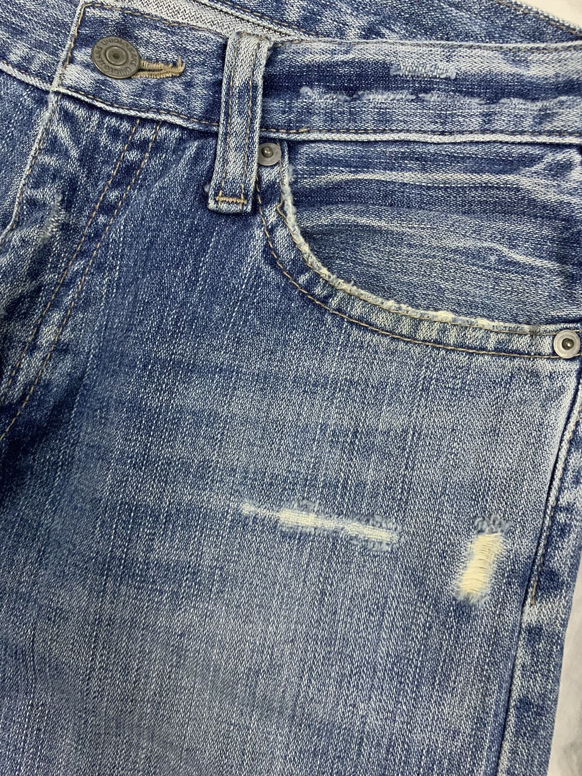 Uniqlo Vintage Y2K Uniqlo Blue Washed Loose Fit Distressed Jeans Size US 30 / EU 46 - 6 Thumbnail