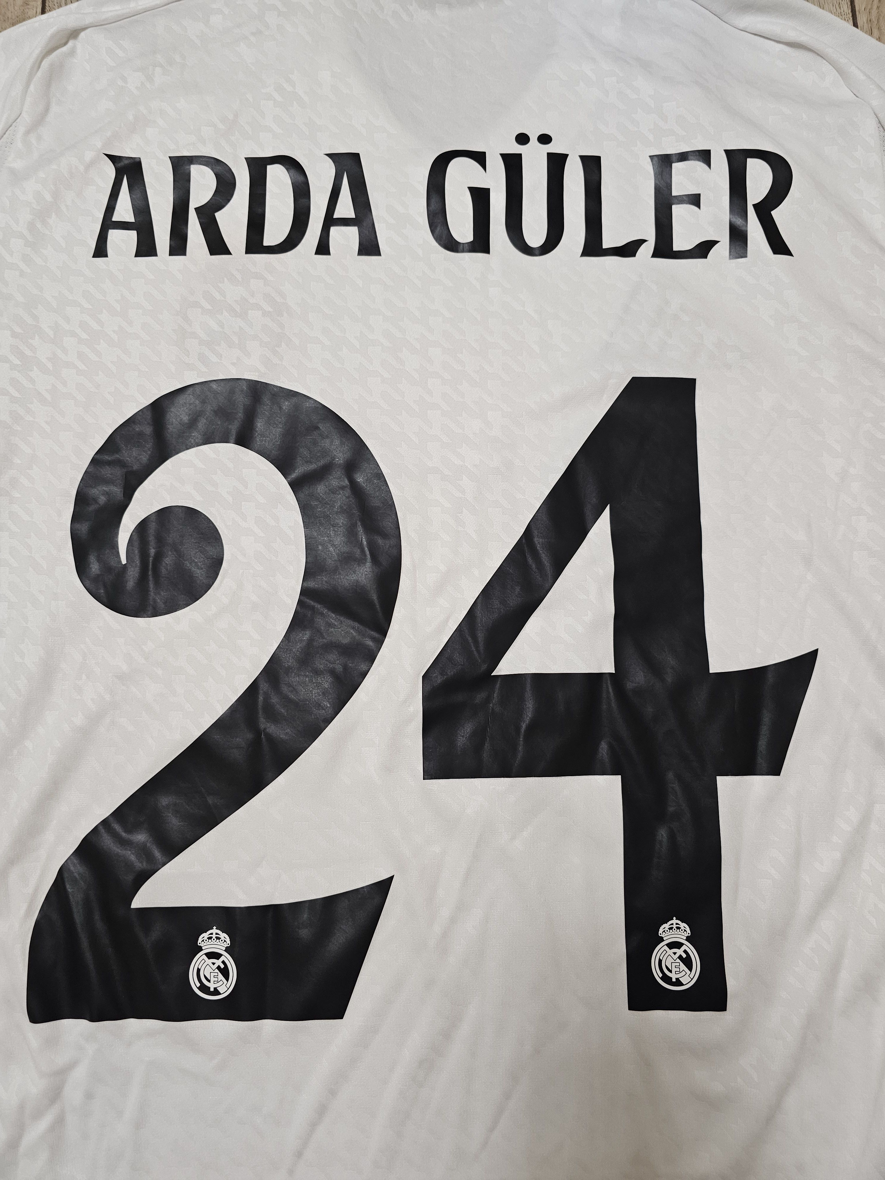 Adidas REAL MADRID 2024 2025 HOME GULER FOOTBALL SOCCER JERSEY LONG Size US M / EU 48-50 / 2 - 5 Thumbnail