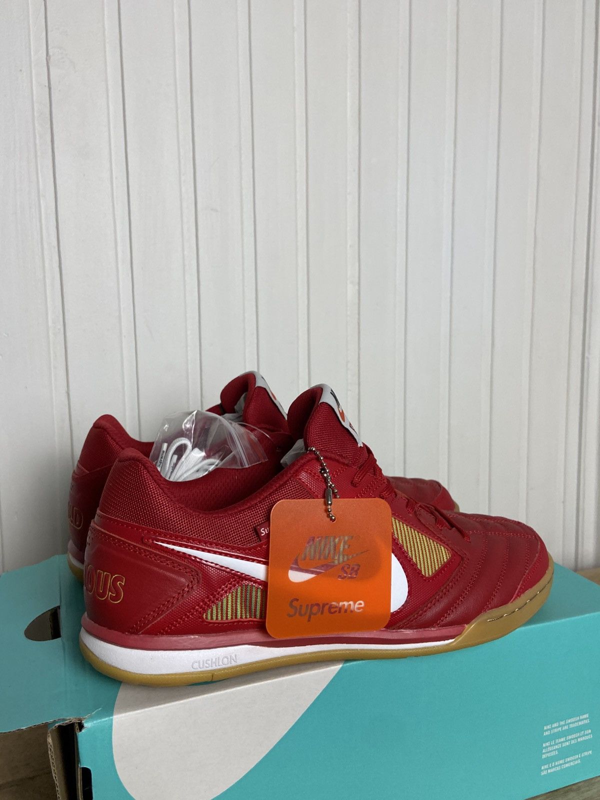 Nike × Supreme New Nike SB Gato "Supreme Red" Authentic 2018 Size 10US Size US 10 / EU 43 - 5 Thumbnail