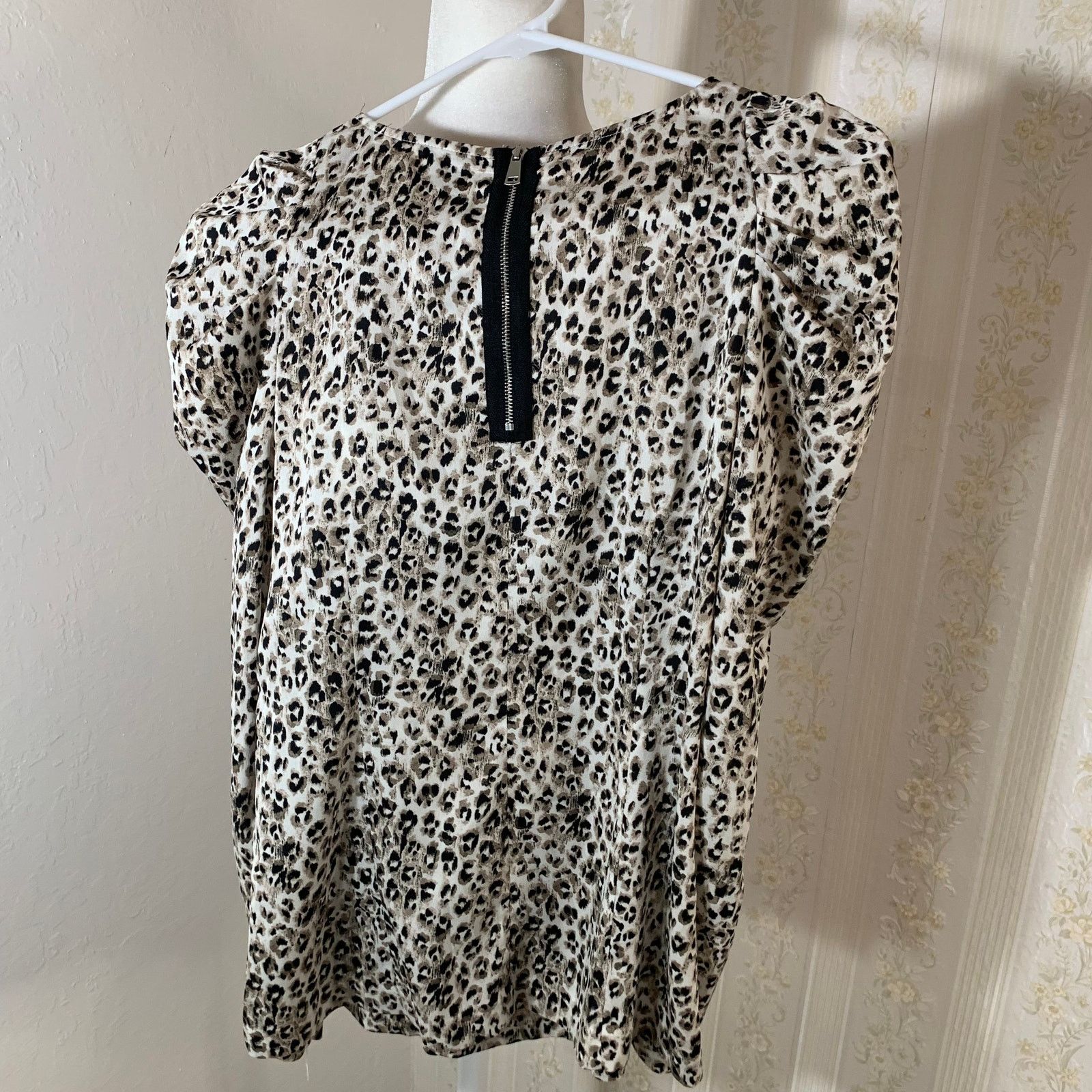 Ann Taylor Ann Taylor women’s Leopard top size 4 Size S / US 4 / IT 40 - 5 Thumbnail