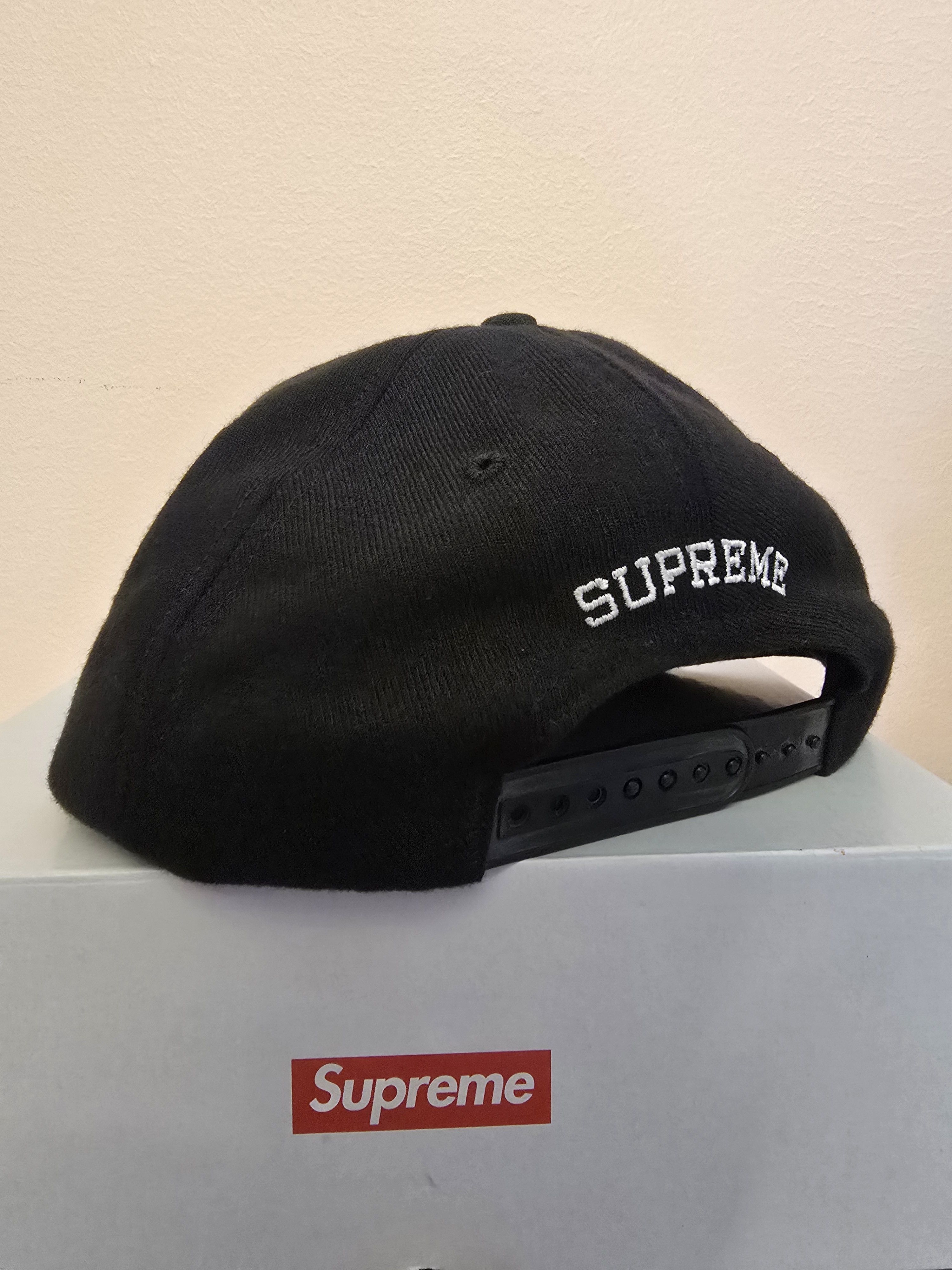 Supreme Supreme Arabic Logo 6-Panel Size ONE SIZE - 2 Thumbnail