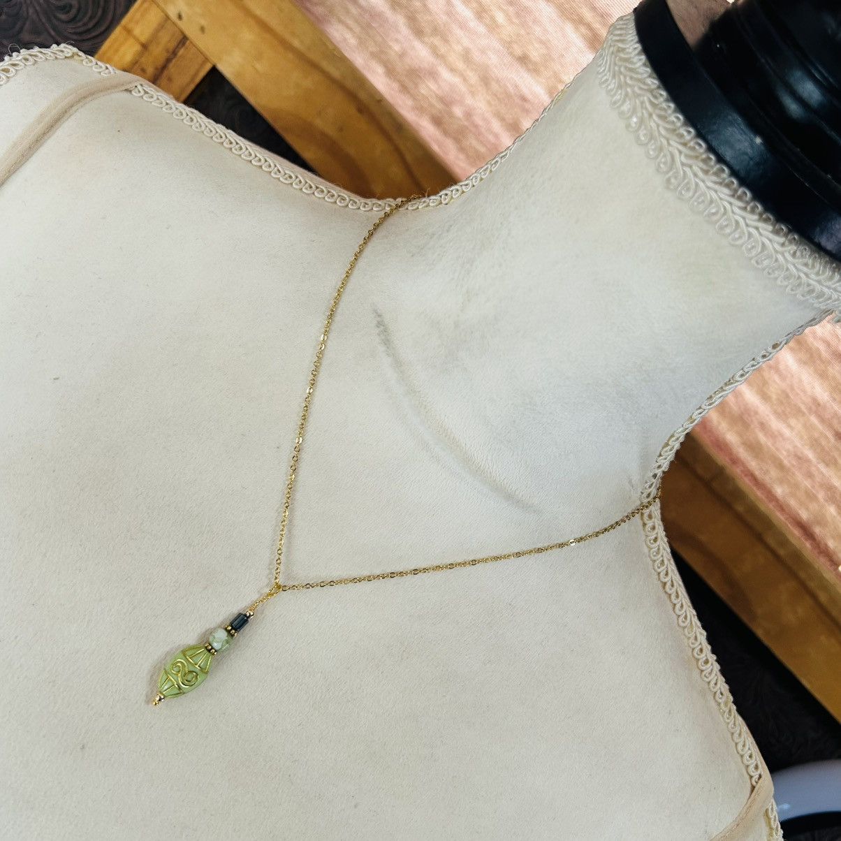 Handmade Handcrafted elegant glass beaded pendant on chain necklace Size ONE SIZE - 2 Thumbnail