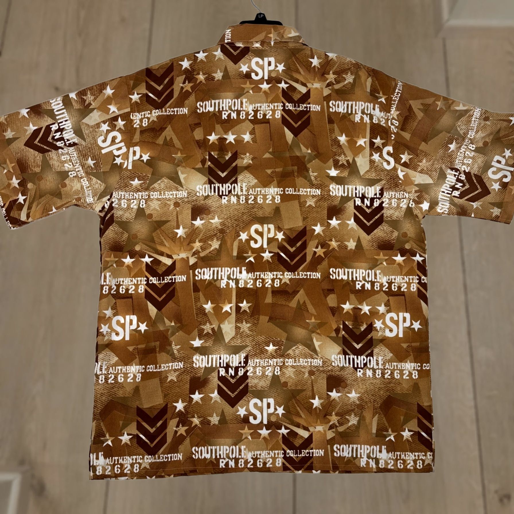 Vintage Southpole Button Up Shirt Adult 1XL Orange Hawaiian Military Aop Baggy Big Short Sleeve Button-Up Collared Knit Polyester Mens, Men's