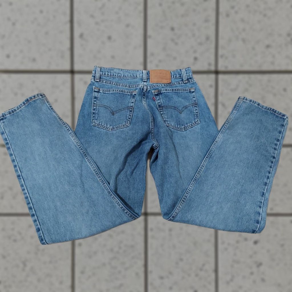 Levi's VINTAGE Levi's Jeans Womens 560 Tapered Denim 11 M Blue Jeans Women Girls Mens? Size 32" / US 10 / IT 46 - 1 Thumbnail