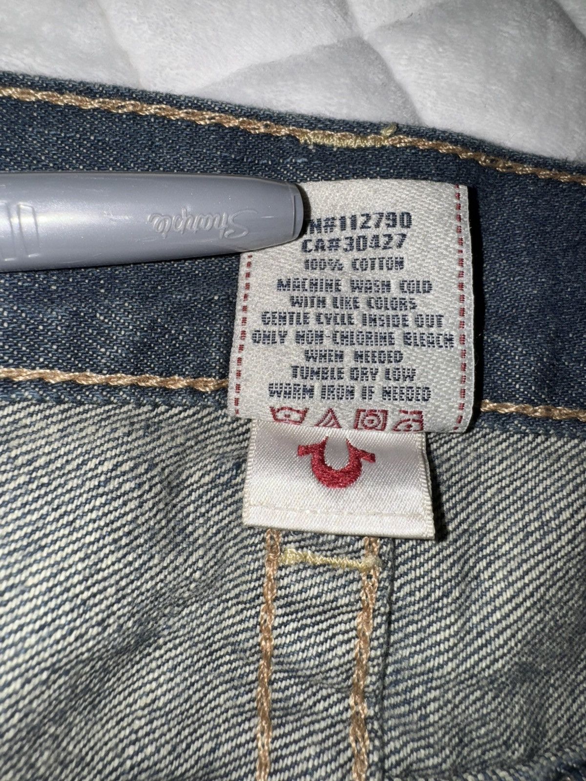 True Religion Double-Stitched True Religions Size US 33 - 8 Thumbnail