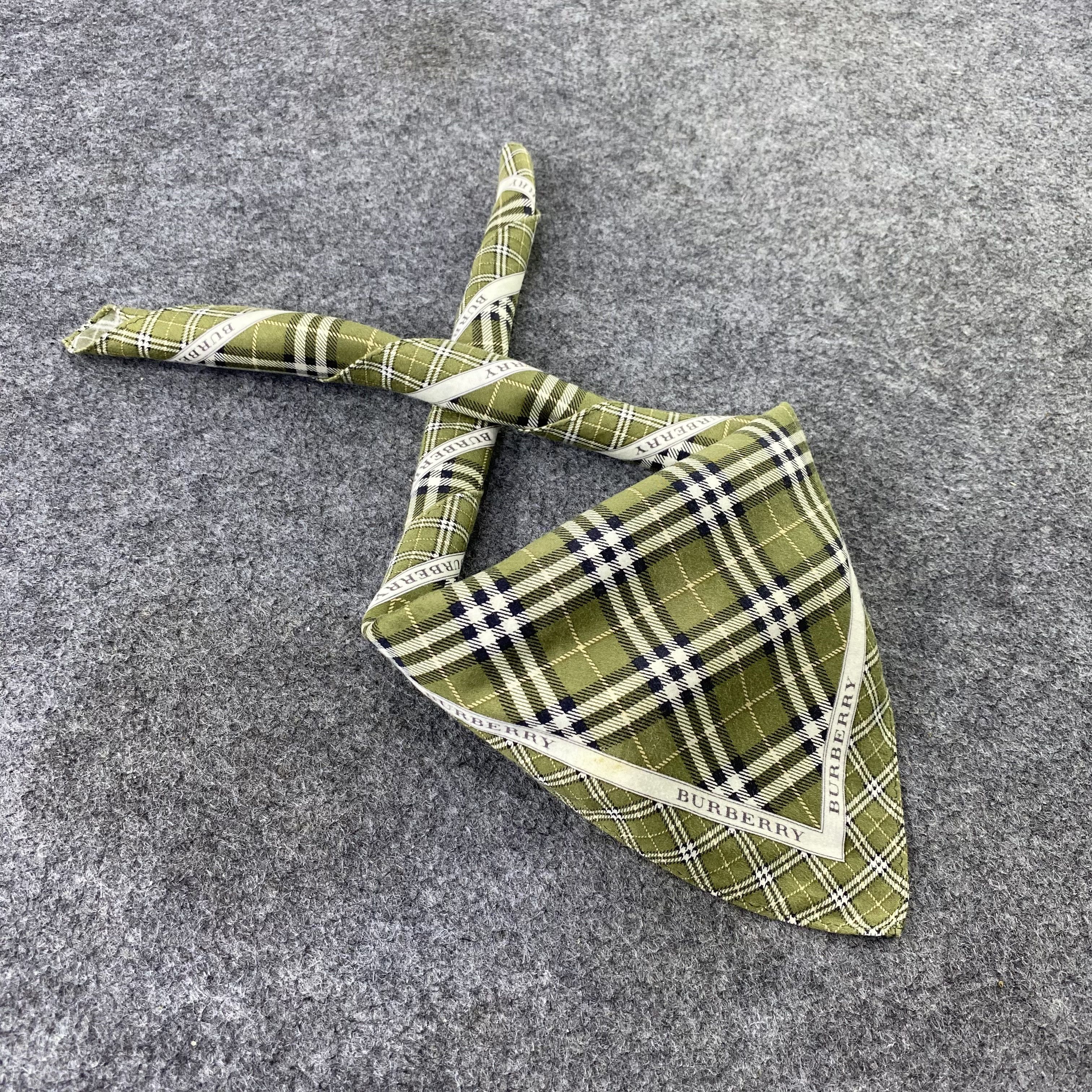 Burberry × Vintage Burberry Handkerchief / Bandana / Neckerchief-B1126 Size ONE SIZE - 1 Thumbnail