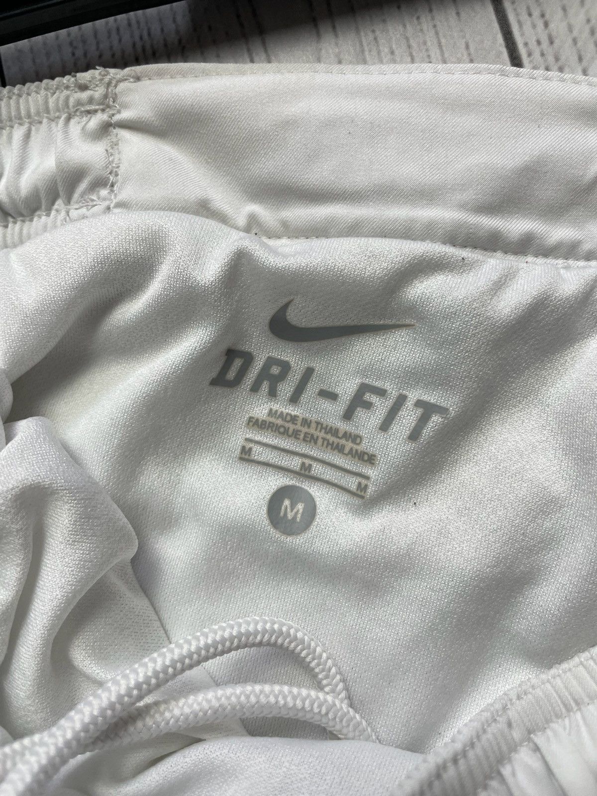Nike × Vintage Vintage Nike Manchester United soccer shorts size M Size US 32 / EU 48 - 4 Thumbnail