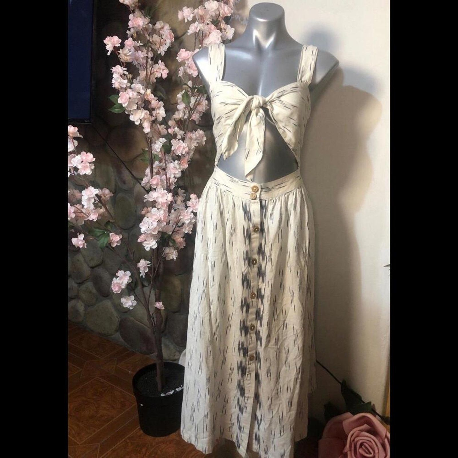 Free People linen dress Free people summer mid section cut out tie front Size S / US 4 / IT 40 - 3 Thumbnail