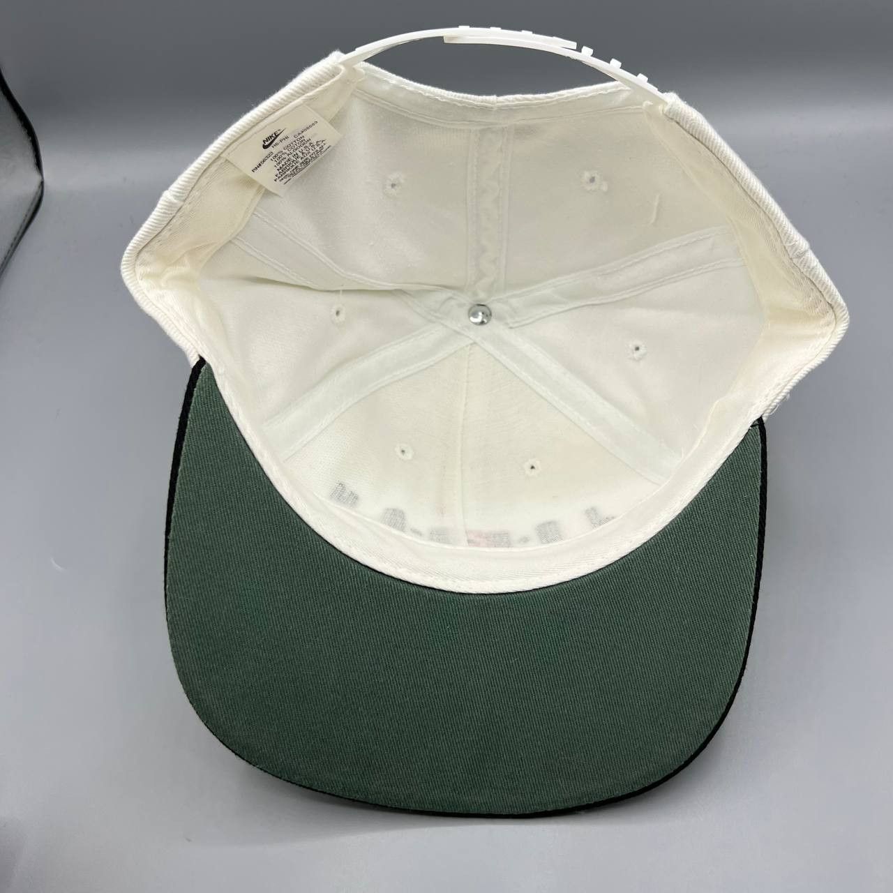 Nike Vintage Air Jordan Hat Men Nike Snap Back Cap with Signature Size ONE SIZE - 5 Thumbnail