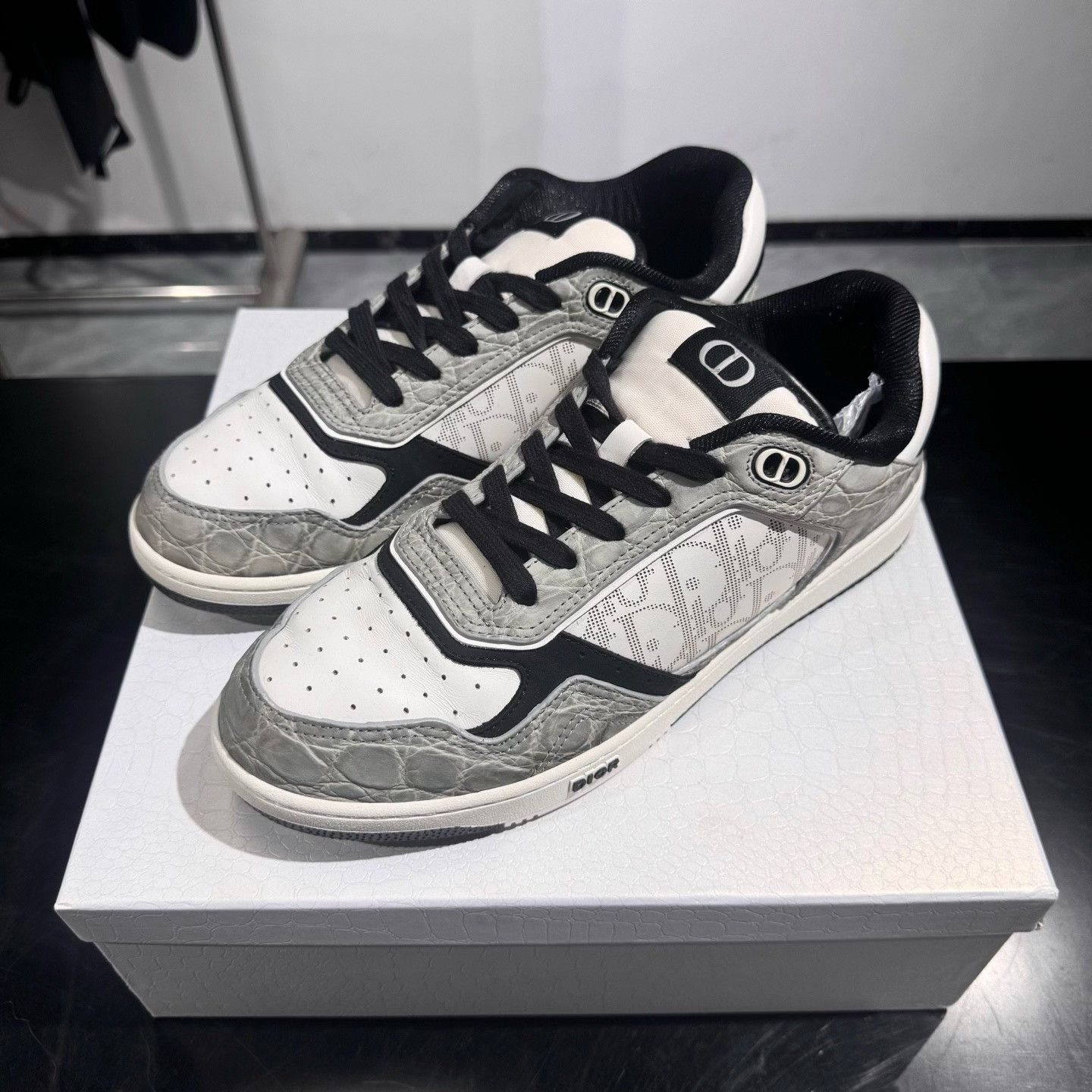 Dior Dior Oblique B27 Crocodile Limited Sneakers Size US 9 / EU 42 - 1 Thumbnail