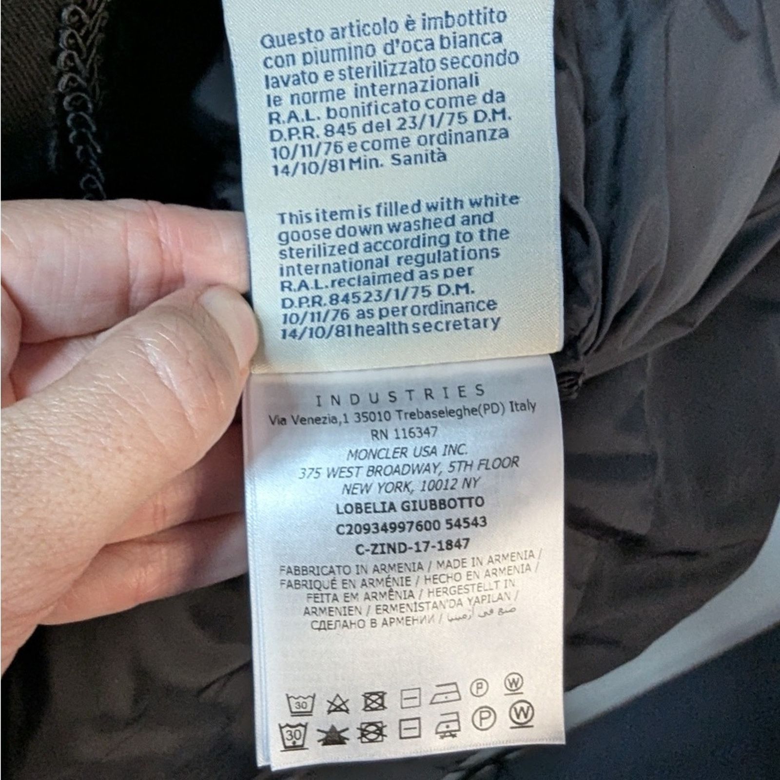 Moncler Lobelia Quilted Down Puffer Coat size 1 Black Bell Sleeves Size S / US 4 / IT 40 - 15 Thumbnail