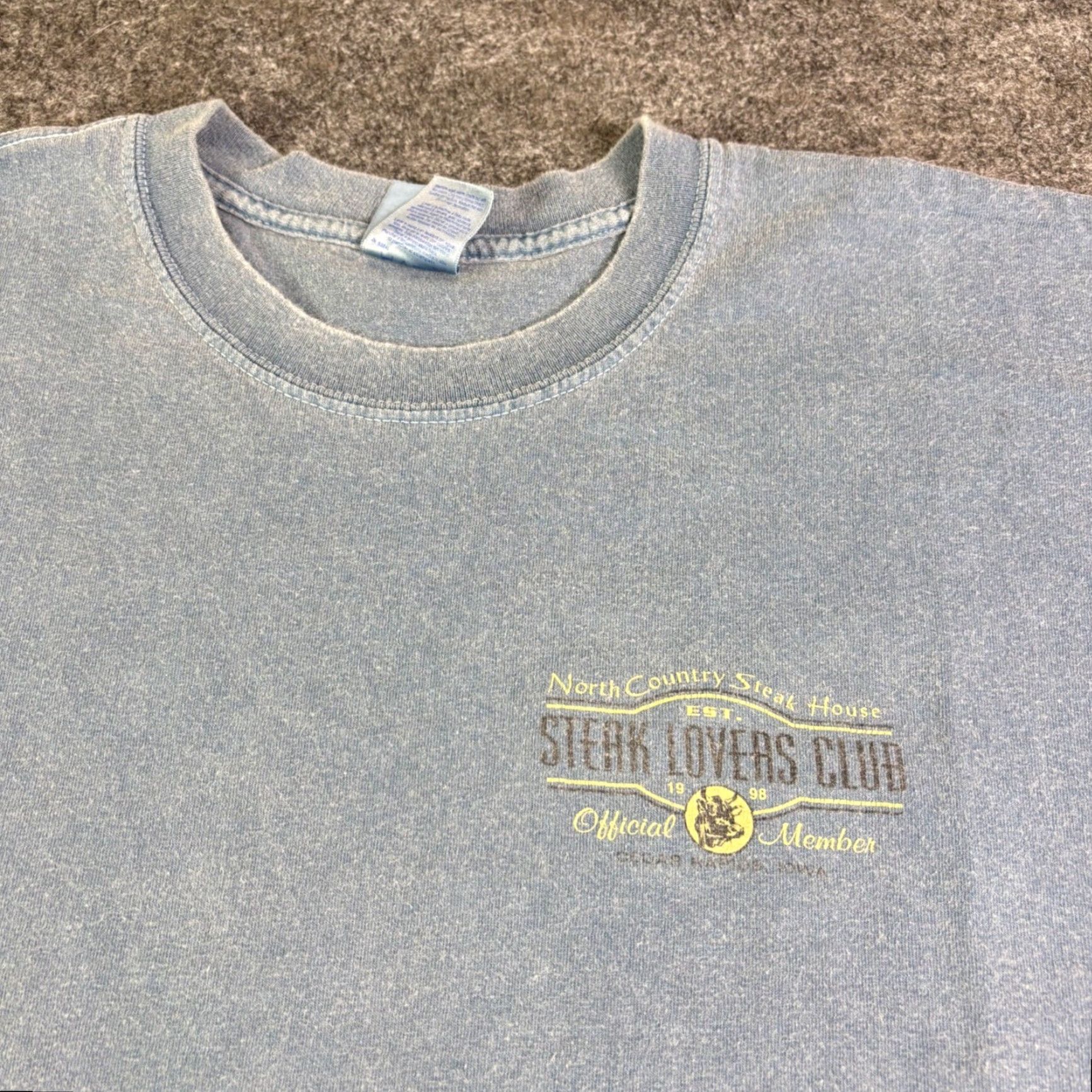 Gildan Gildan T-Shirt XL Blue Graphic Print Mens Crew Neck Heavyweight Preshrunk 90s Fire Outdoor Iowa Graphic Shirt Size US XL / EU 56 / 4 - 7 Thumbnail