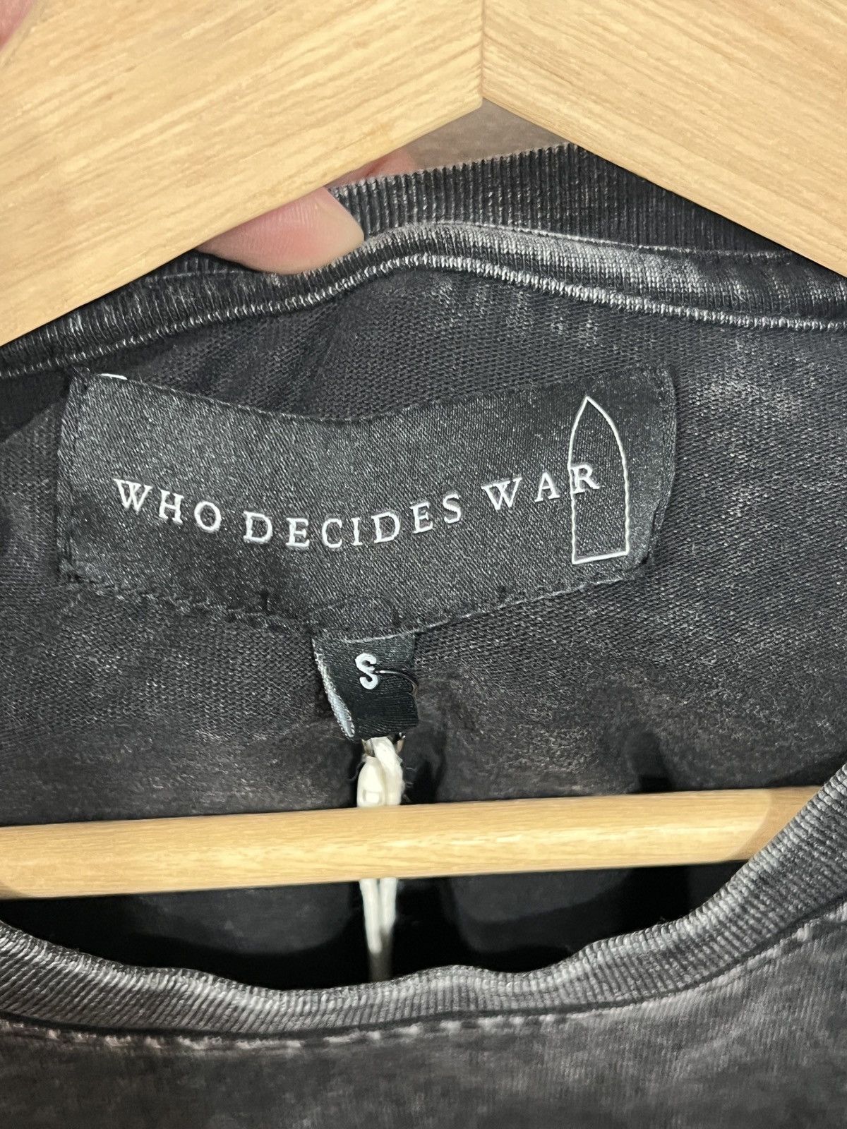 Who Decides War Who Decides War Hurdle Short Tee Size US S / EU 44-46 / 1 - 2 Thumbnail