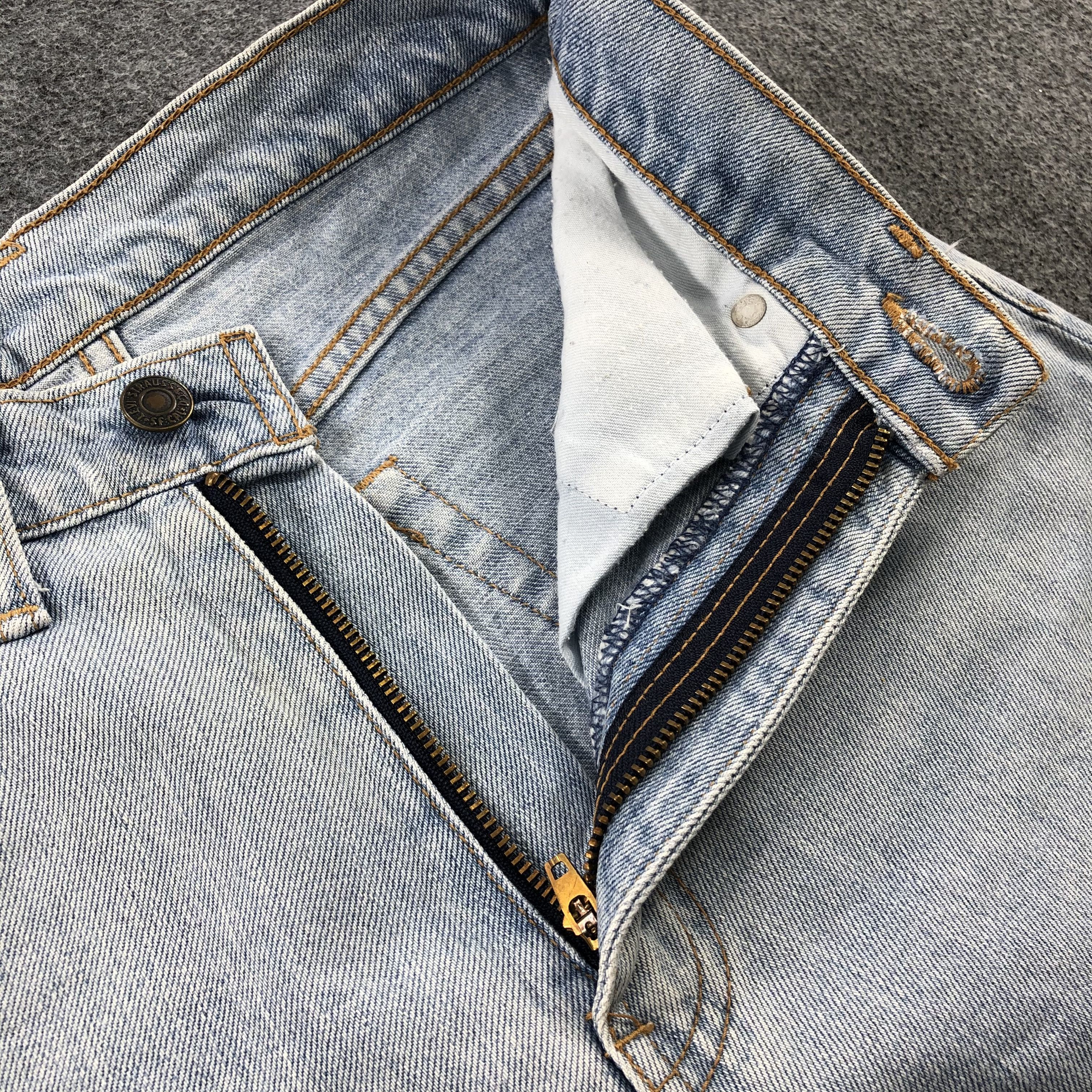 Levi's × Vintage 90s Vintage Light Wash Levis 519 Jeans-JM2000 Size 27" / US 4 / IT 40 - 7 Thumbnail