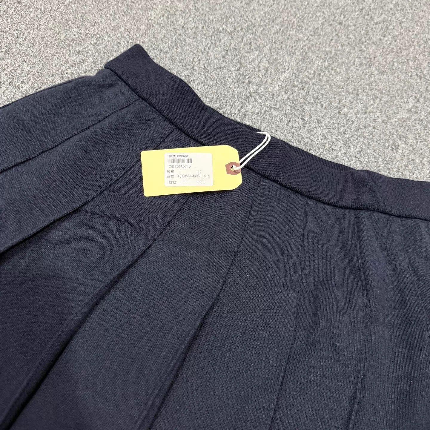 Thom Browne Thom Browne pleated skirt unused with tags size 40 Size 27" / US 4 / IT 40 - 3 Thumbnail