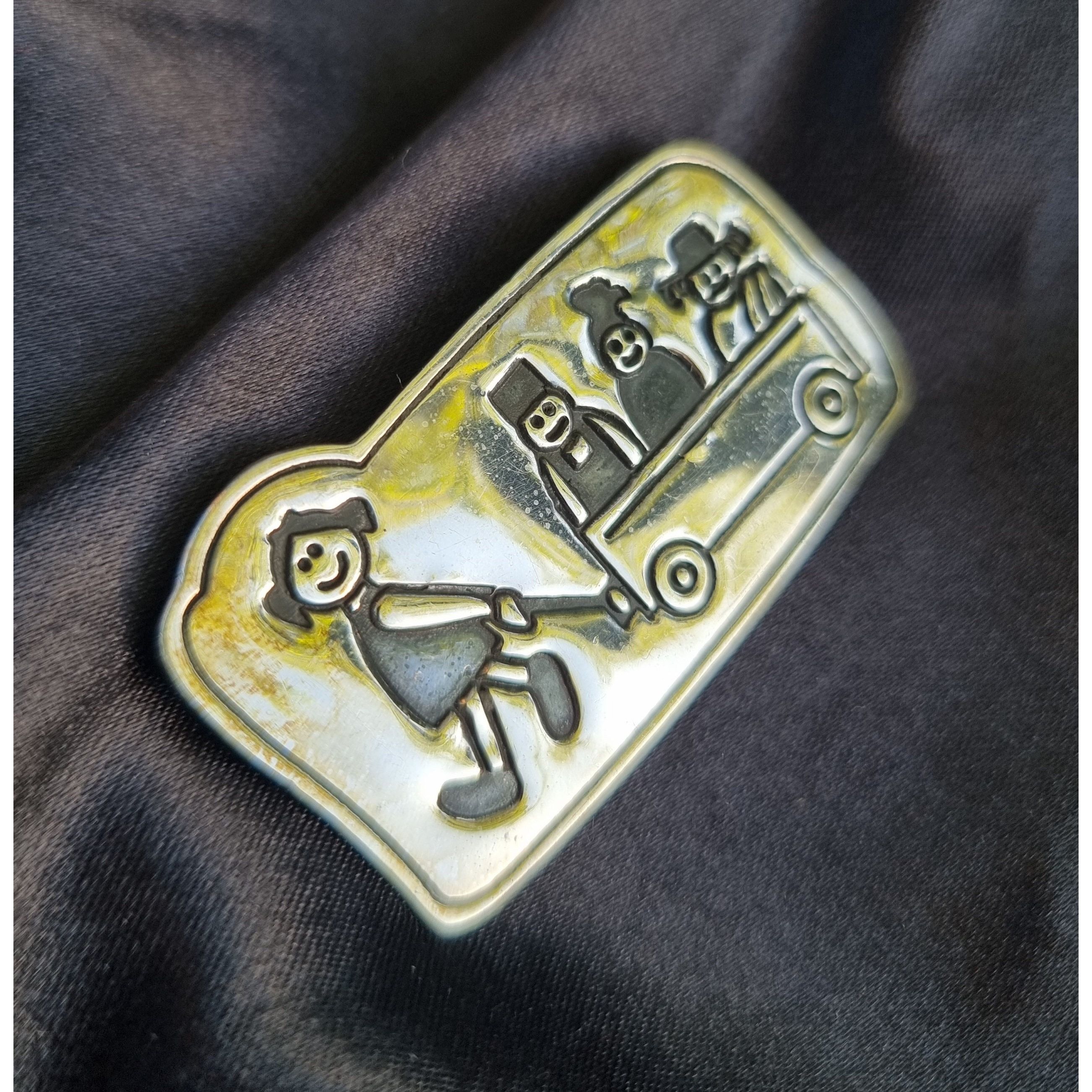 Vintage Vintage EFS Save the Children Signed Sterling Silver Brooch Size ONE SIZE - 6 Thumbnail