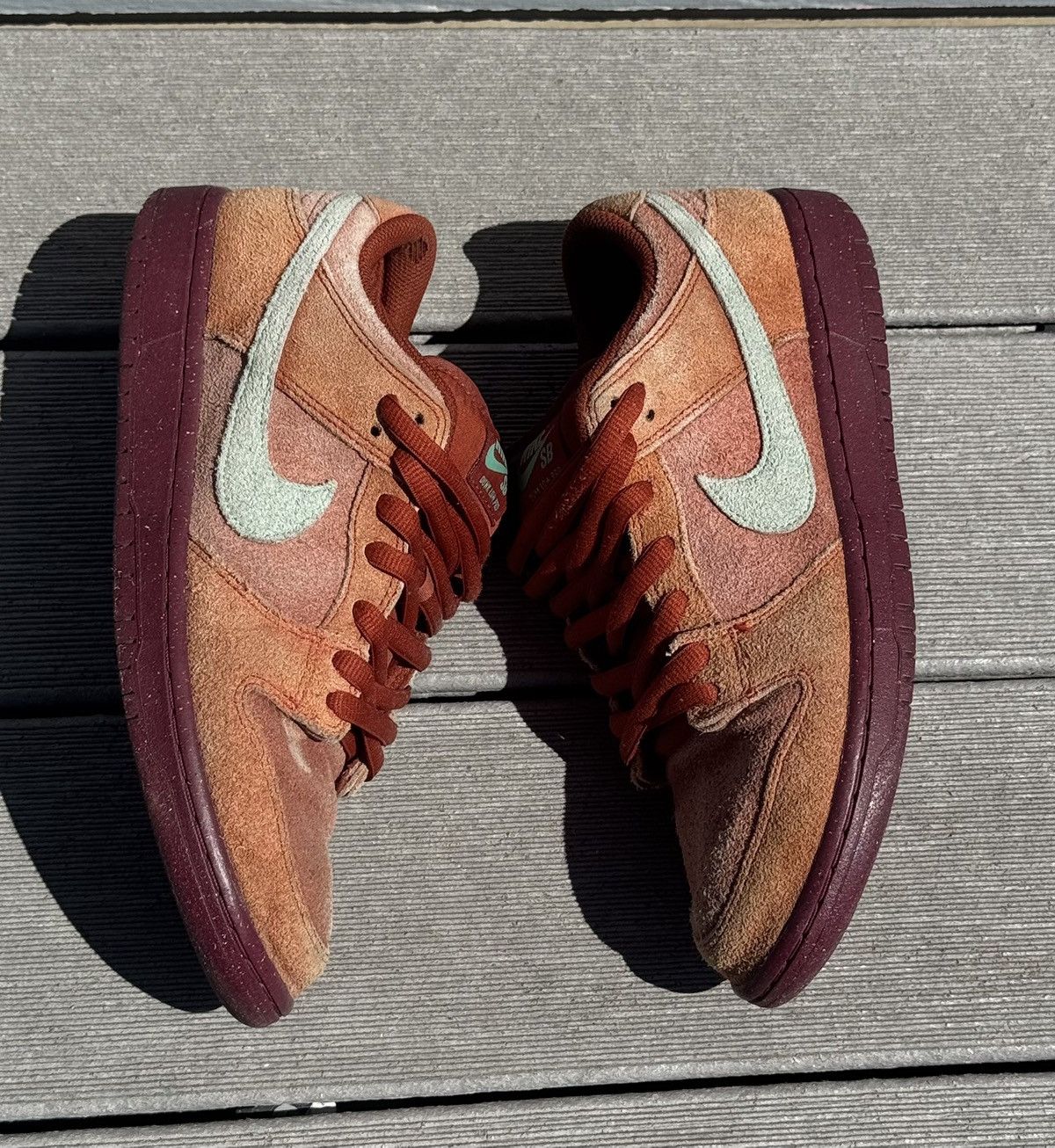 Nike SB Nike Dunk Low SB Mystic Red Size US 9.5 / EU 42-43 - 3 Thumbnail
