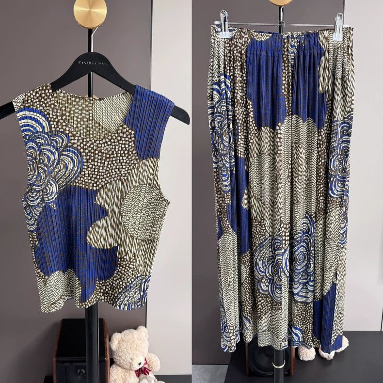 Issey Miyake Pleats Please Sleeveless Top-2508