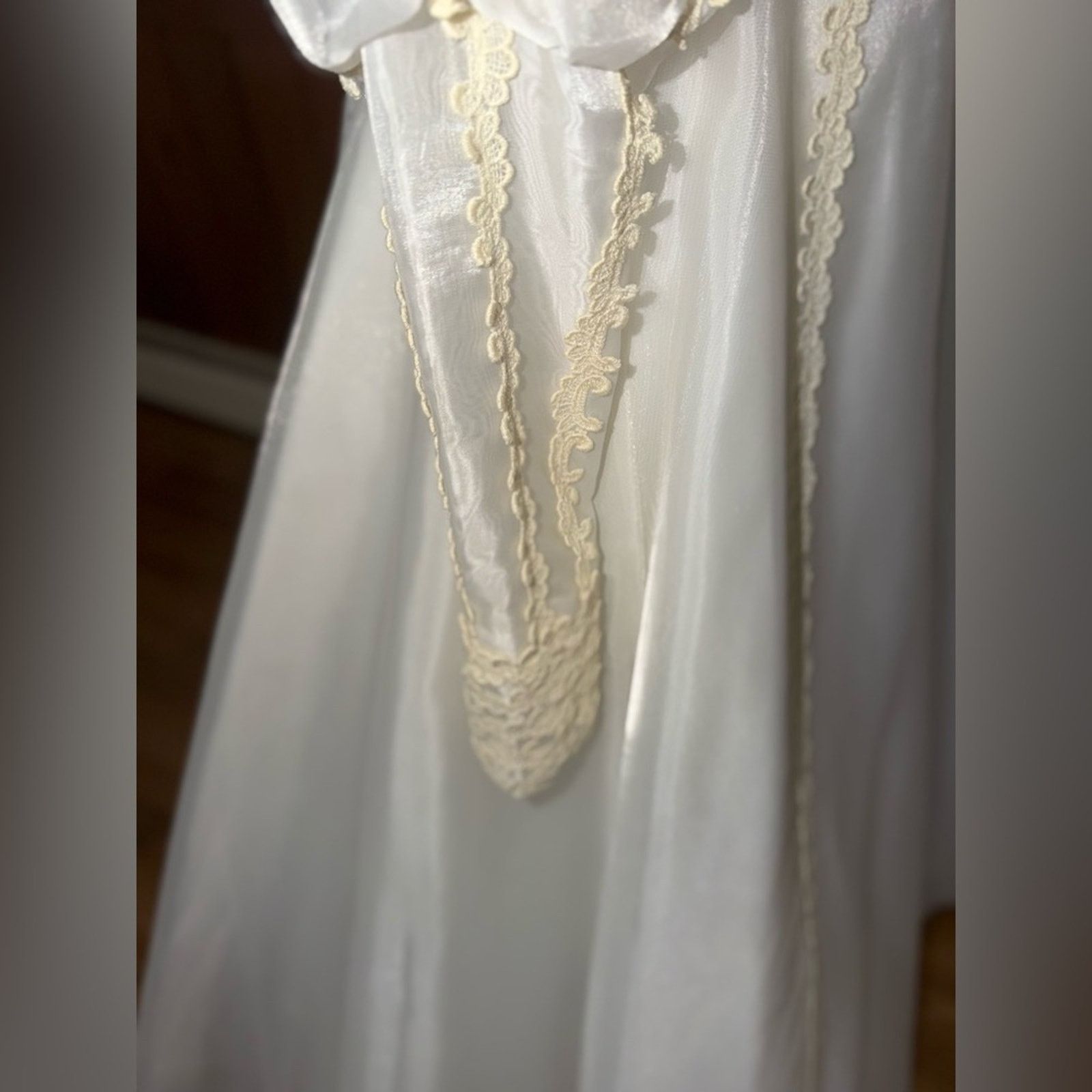 Vintage Gorgeous Vintage 1970s/80s Union Made Wedding Gown & Veil Size L / US 10 / IT 46 - 7 Thumbnail