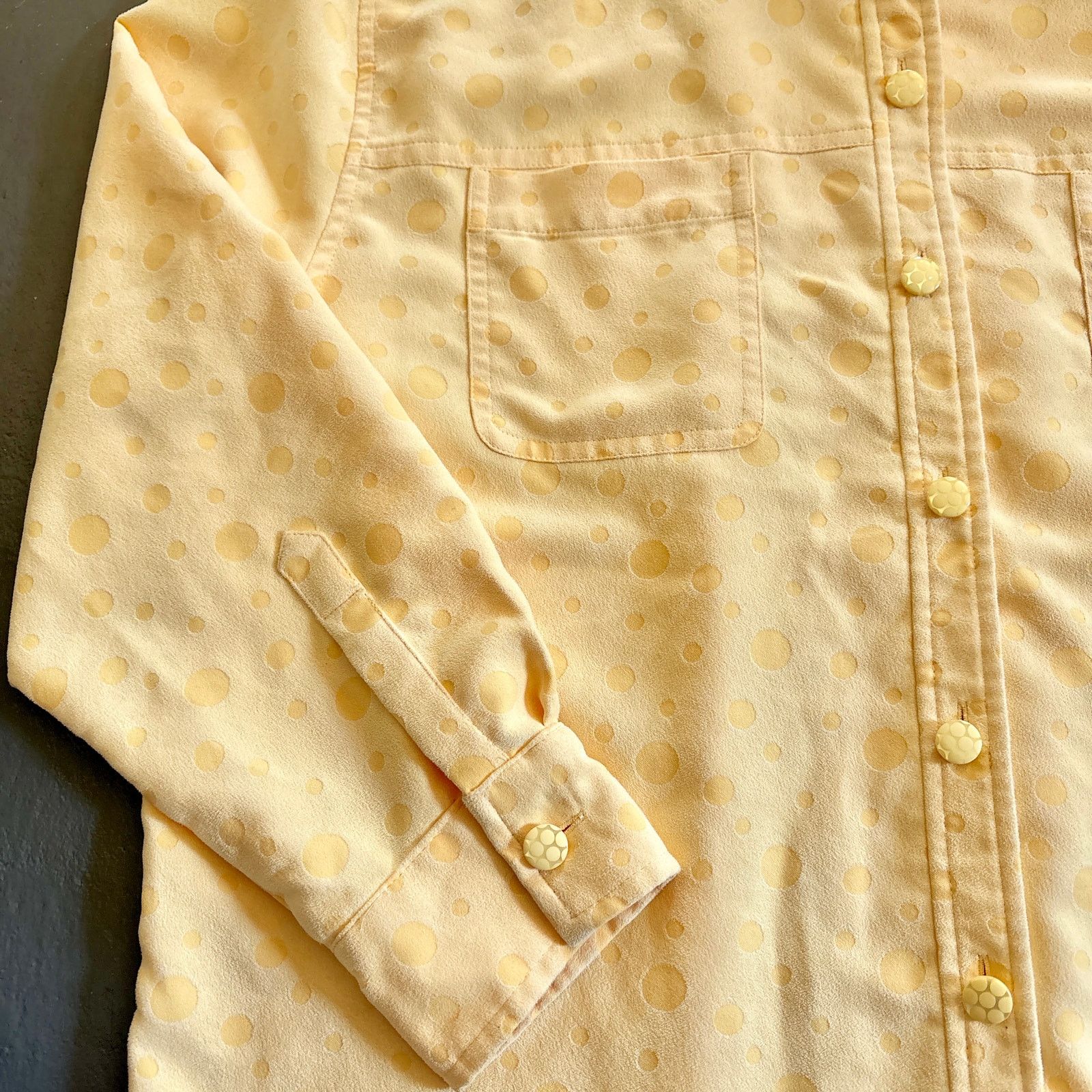 Vintage Vintage Yellow Polka Dot Button Down Shirt Size PL Size L / US 10 / IT 46 - 2 Thumbnail