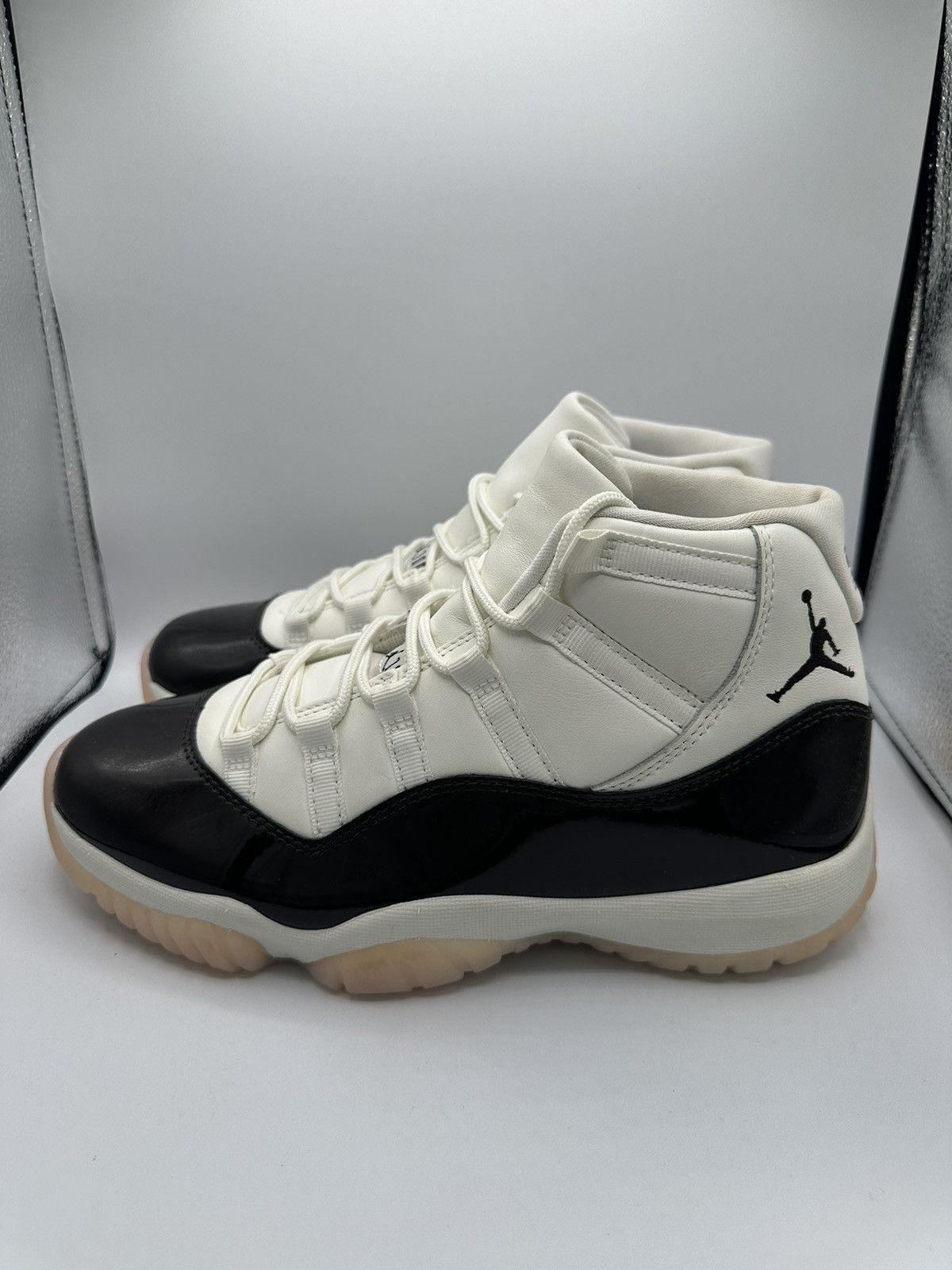 Jordan Brand Air Jordan 11 wmns Neapolitan 9.5w Size US 9.5 / IT 39.5 - 1 Thumbnail