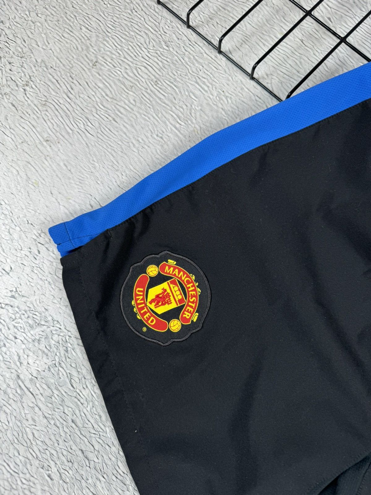Nike × Vintage Vintage Manchester United Nike Drill Shorts y2k Blokcore S Size US 31 - 4 Thumbnail