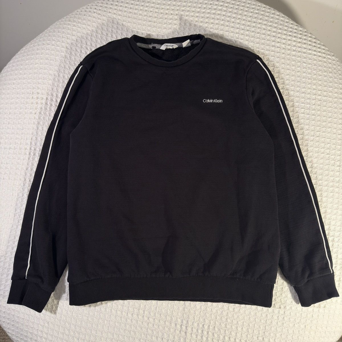 Calvin Klein Calvin Klein Minimal Logo Black Crewneck – Size L Size US L / EU 52-54 / 3 - 1 Thumbnail