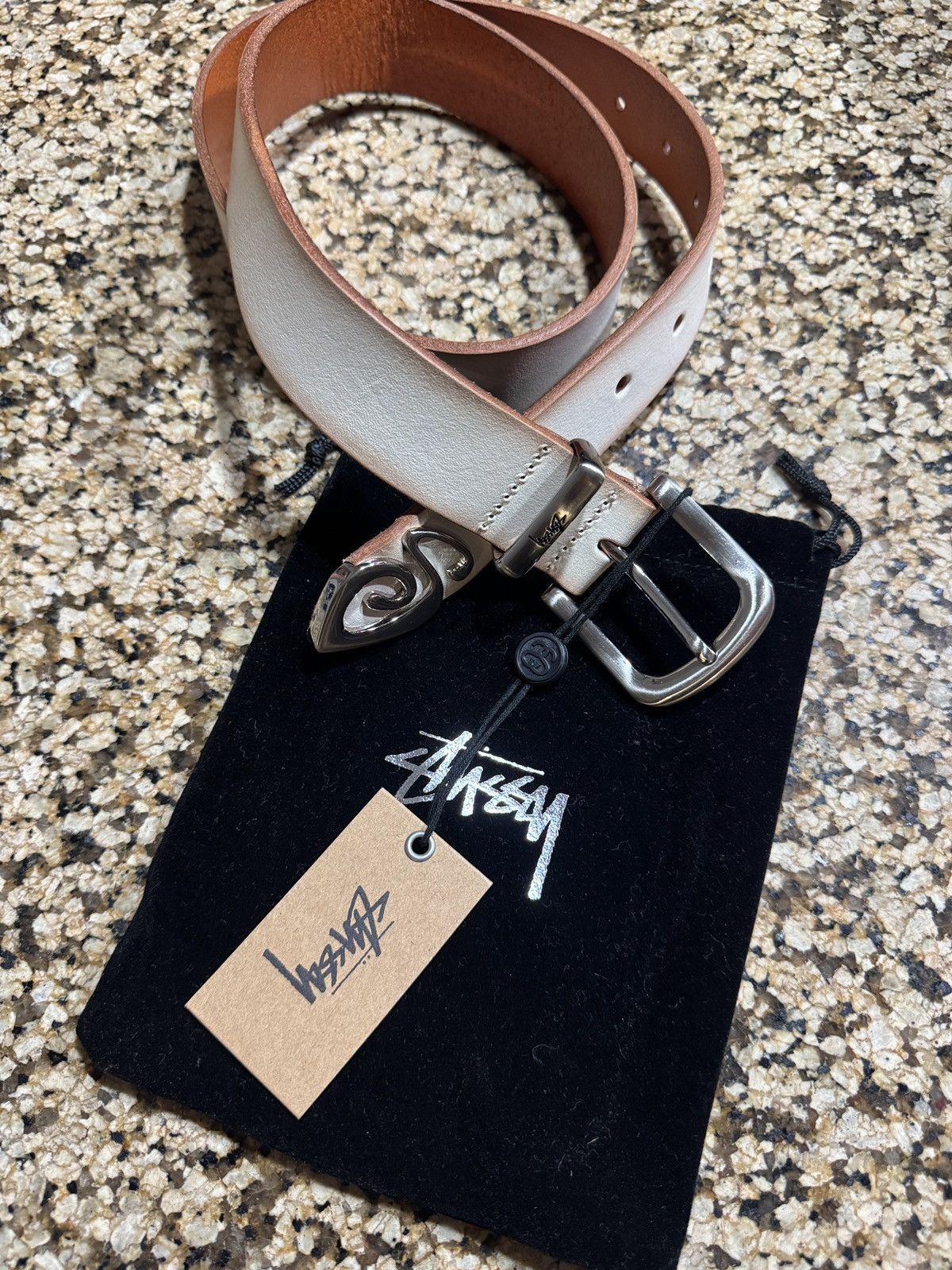 小物 STUSSY PATENT LEATHER BELT S/M STUSSY PATENT LEATHER BELT S/M