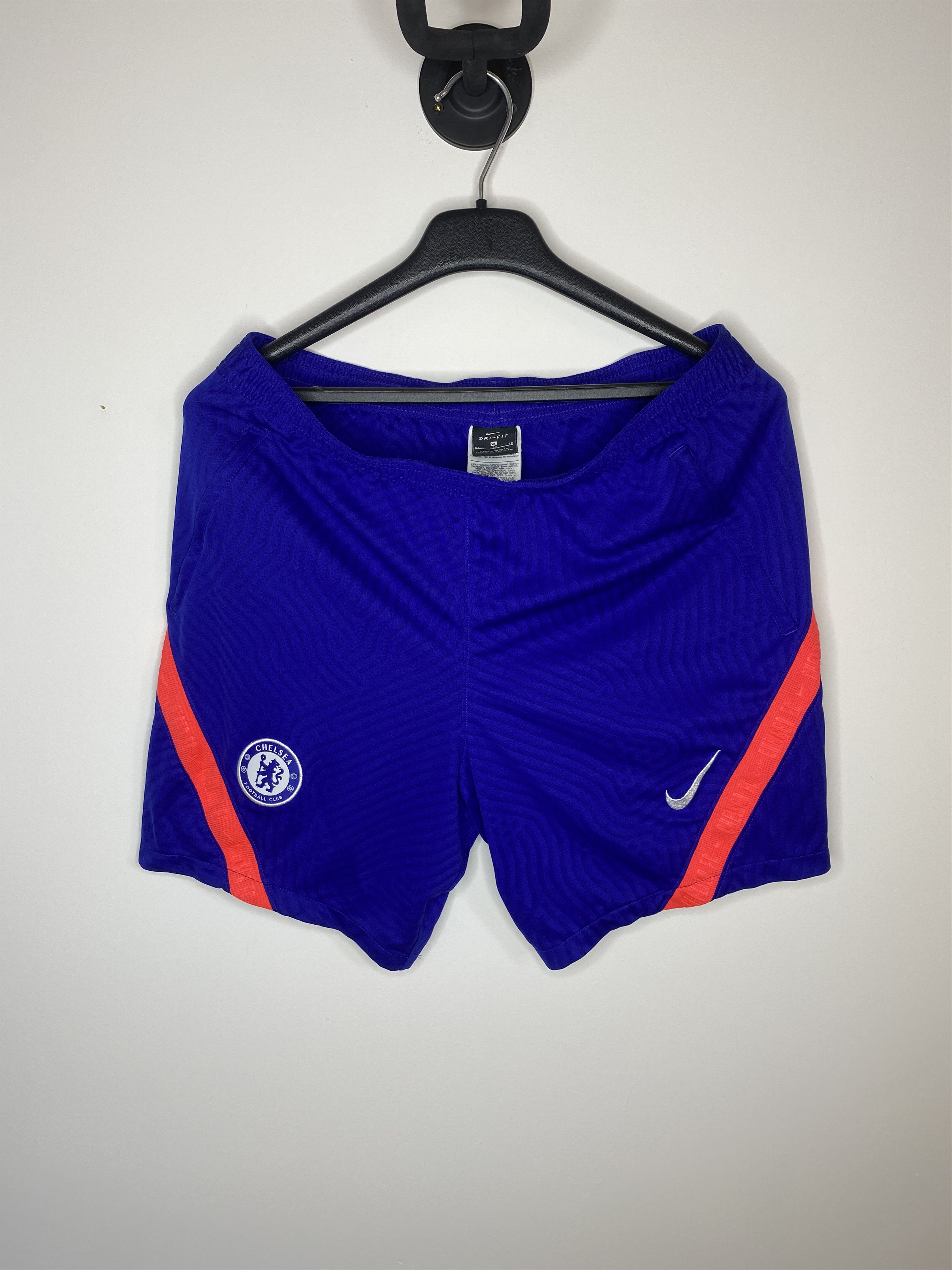 Nike CHELSEA 2020 2021 TRAINING FOOTBALL SOCCER SHORTS DRY STRIKE Size US 34 / EU 50 - 1 Thumbnail