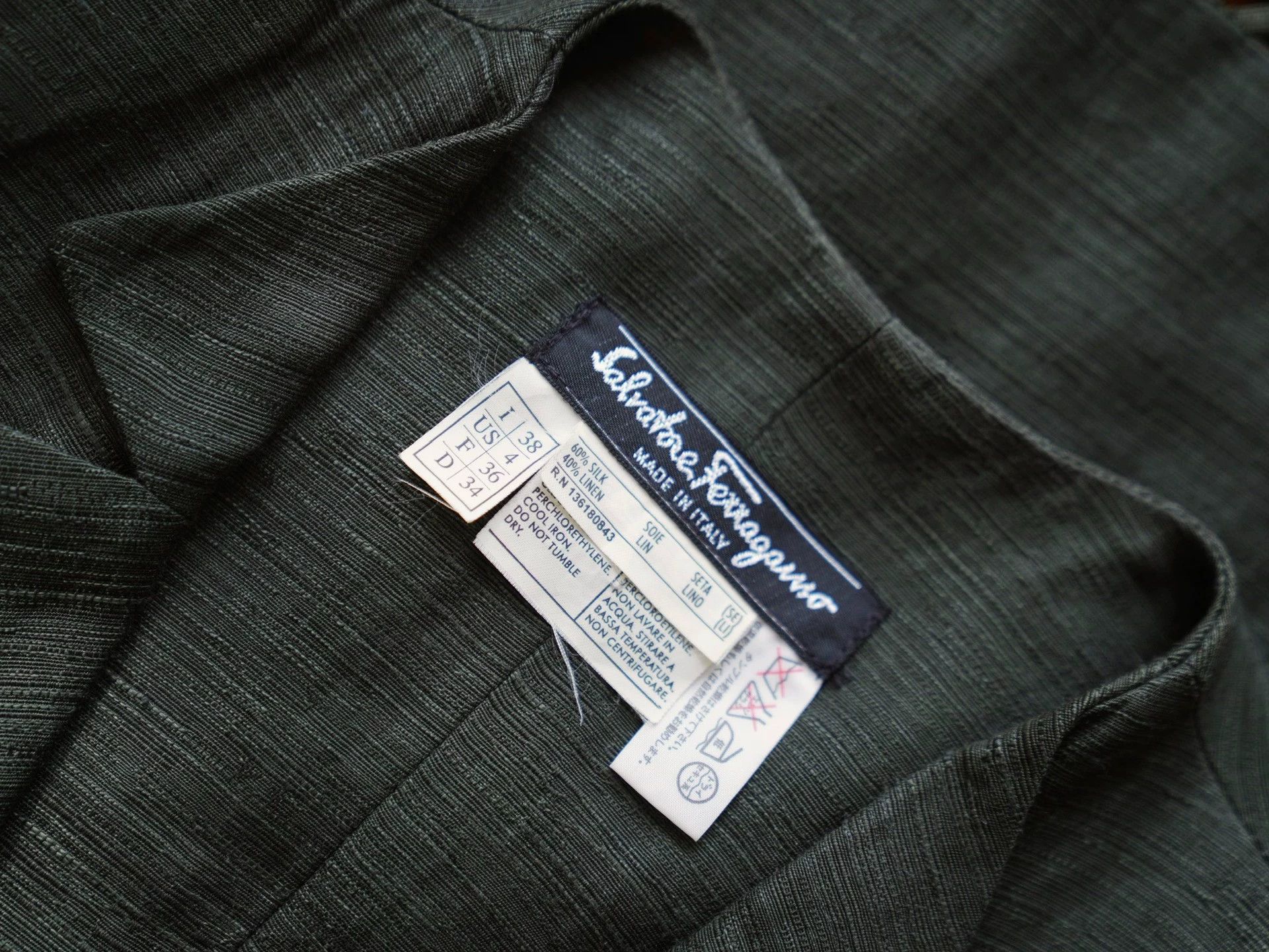 Salvatore Ferragamo Ferragamo Vintage Olive Silk Linen Cutout Blazer Fr36 Size XS / US 0-2 / IT 36-38 - 8 Thumbnail