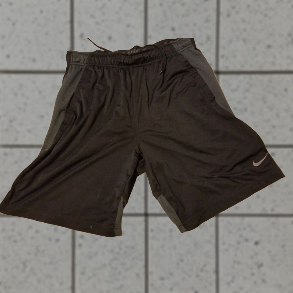 Nike VINTAGE Nike Shorts? Size US 31 - 1 Thumbnail