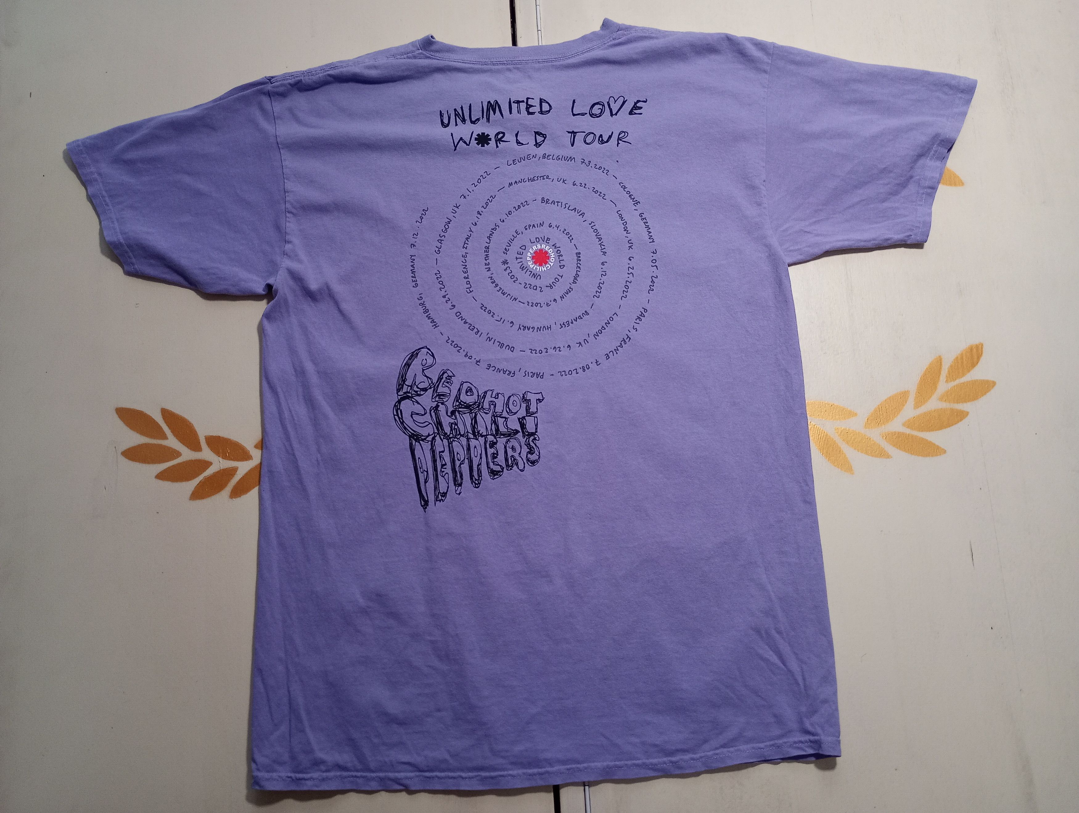 Band Tees RHCP Unlimited Love World Tour 2022-2023 T-Shirt Size US L / EU 52-54 / 3 - 9 Thumbnail