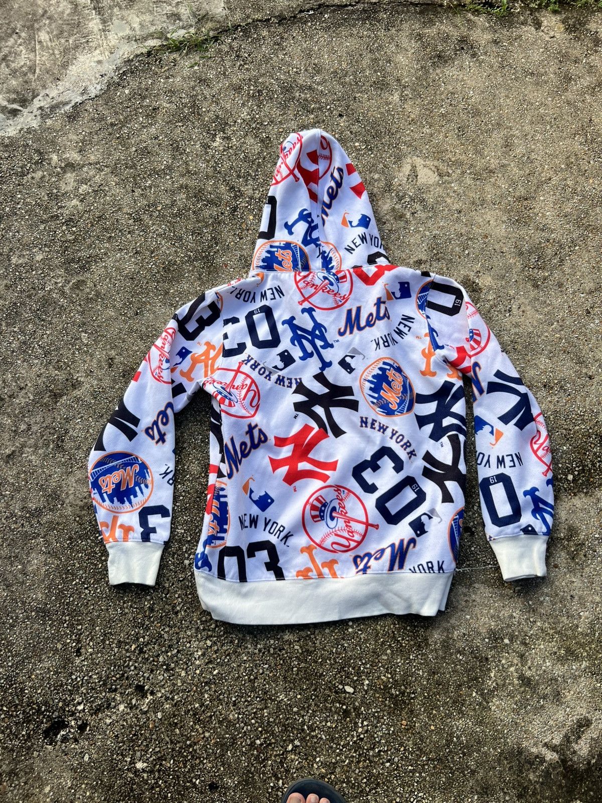 MLB × New York Yankees Mlb New York Yankees Overprint Hoodie Size US M / EU 48-50 / 2 - 3 Thumbnail