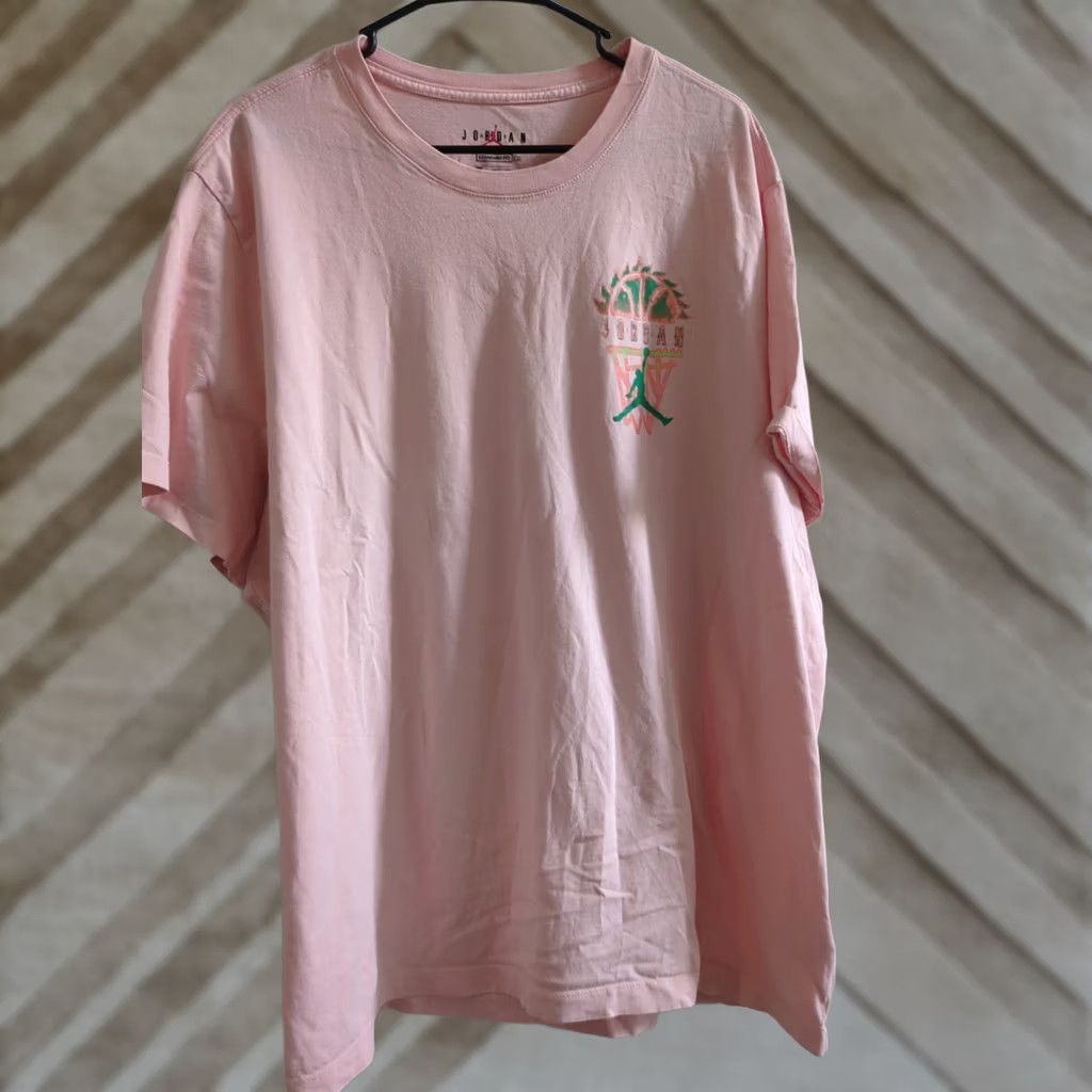 Jordan Brand Air Jordan Women's 3X Peach Graphic T-Shirt Jordan Shirt Women 3XL Peach Long Sleeve? Size XXL / US 16-18 / IT 52-54 - 1 Thumbnail